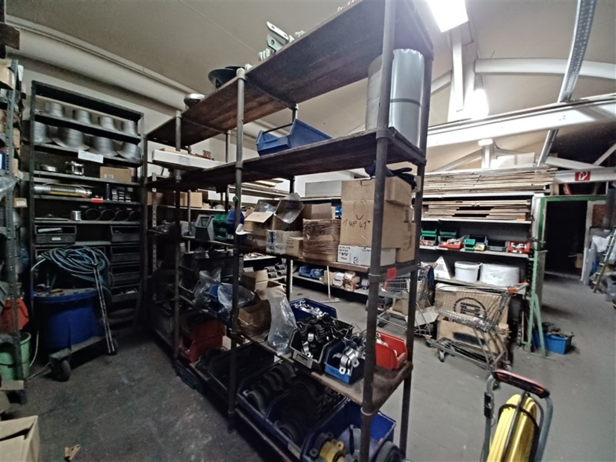 Equipement d'atelier bien entretenu et machines de l'ancienne société Hülsenbusch Apparatebau-15