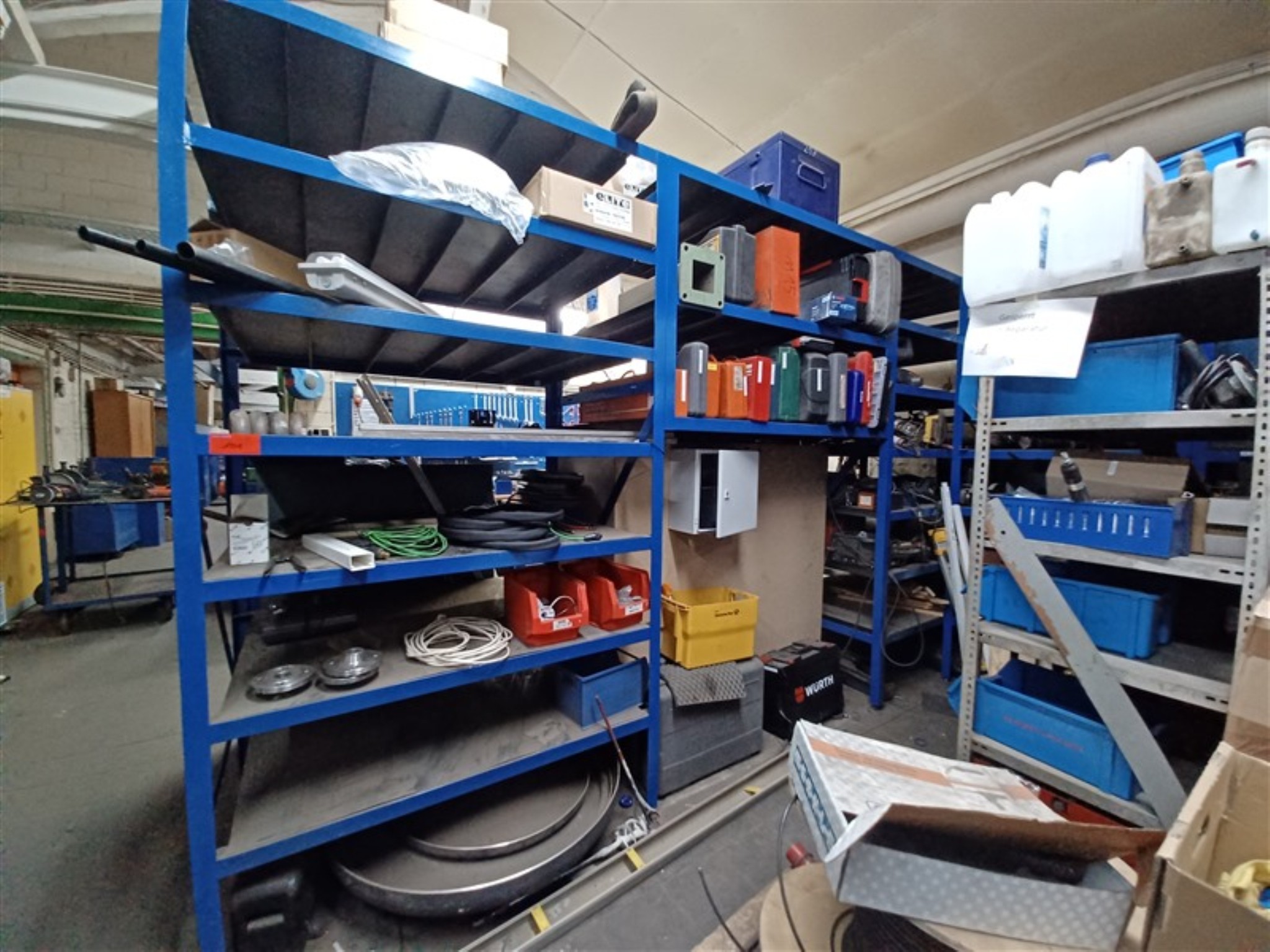 Equipement d'atelier bien entretenu et machines de l'ancienne société Hülsenbusch Apparatebau-1