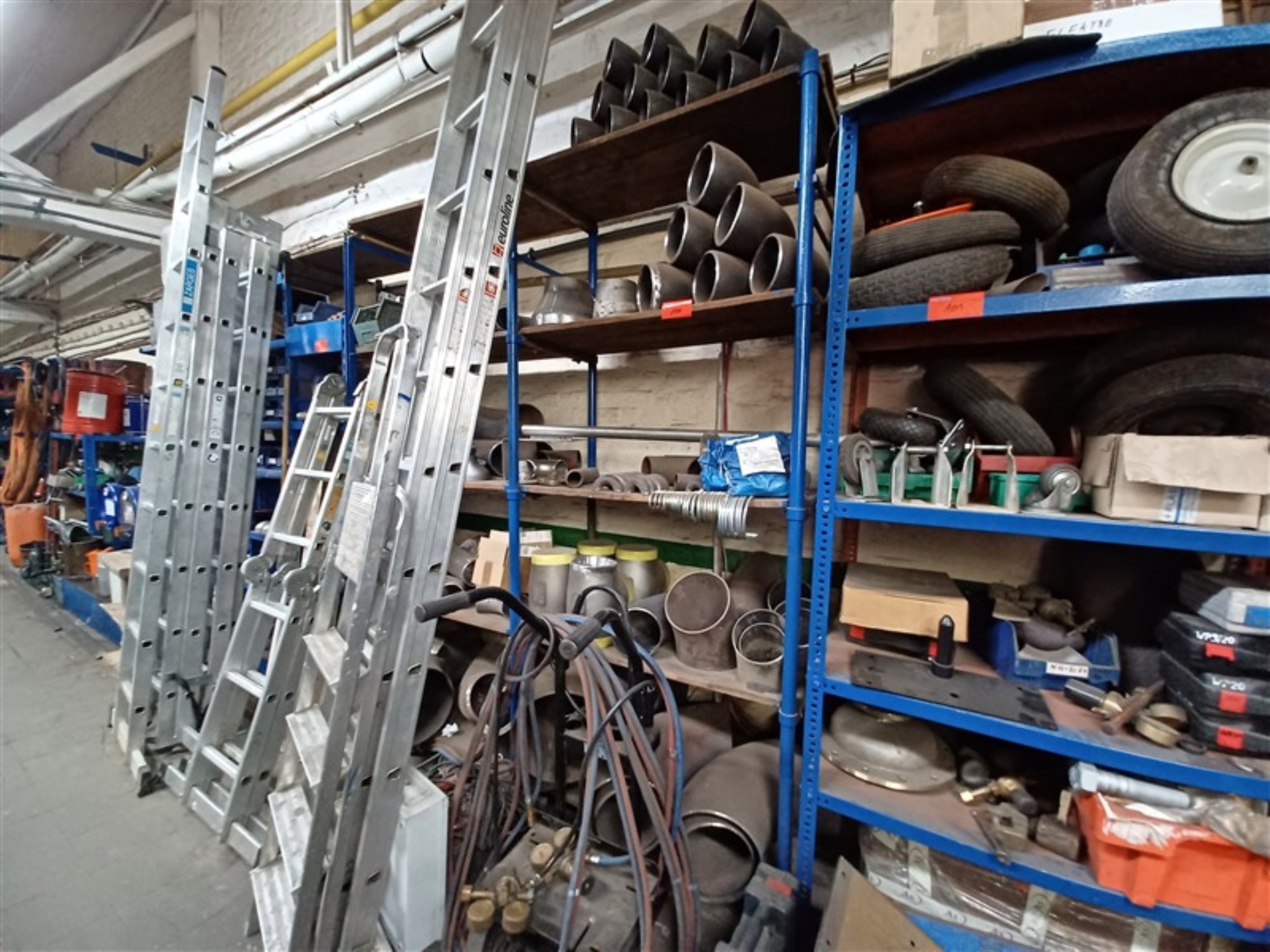 Equipement d'atelier bien entretenu et machines de l'ancienne société Hülsenbusch Apparatebau-3