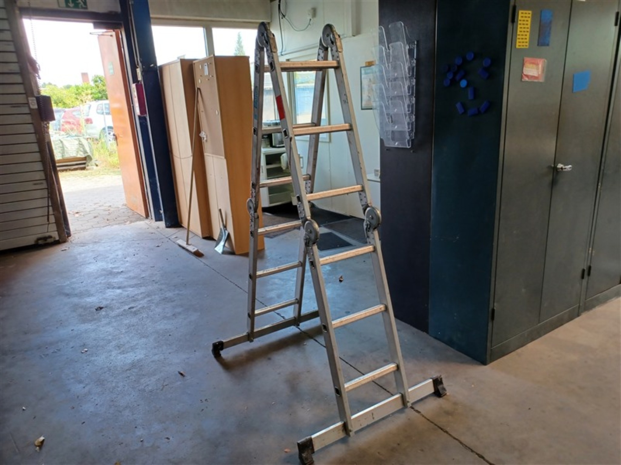 Dobro vzdrževana oprema in stroji iz delavnice nekdanjega podjetja Hülsenbusch Apparatebau-1