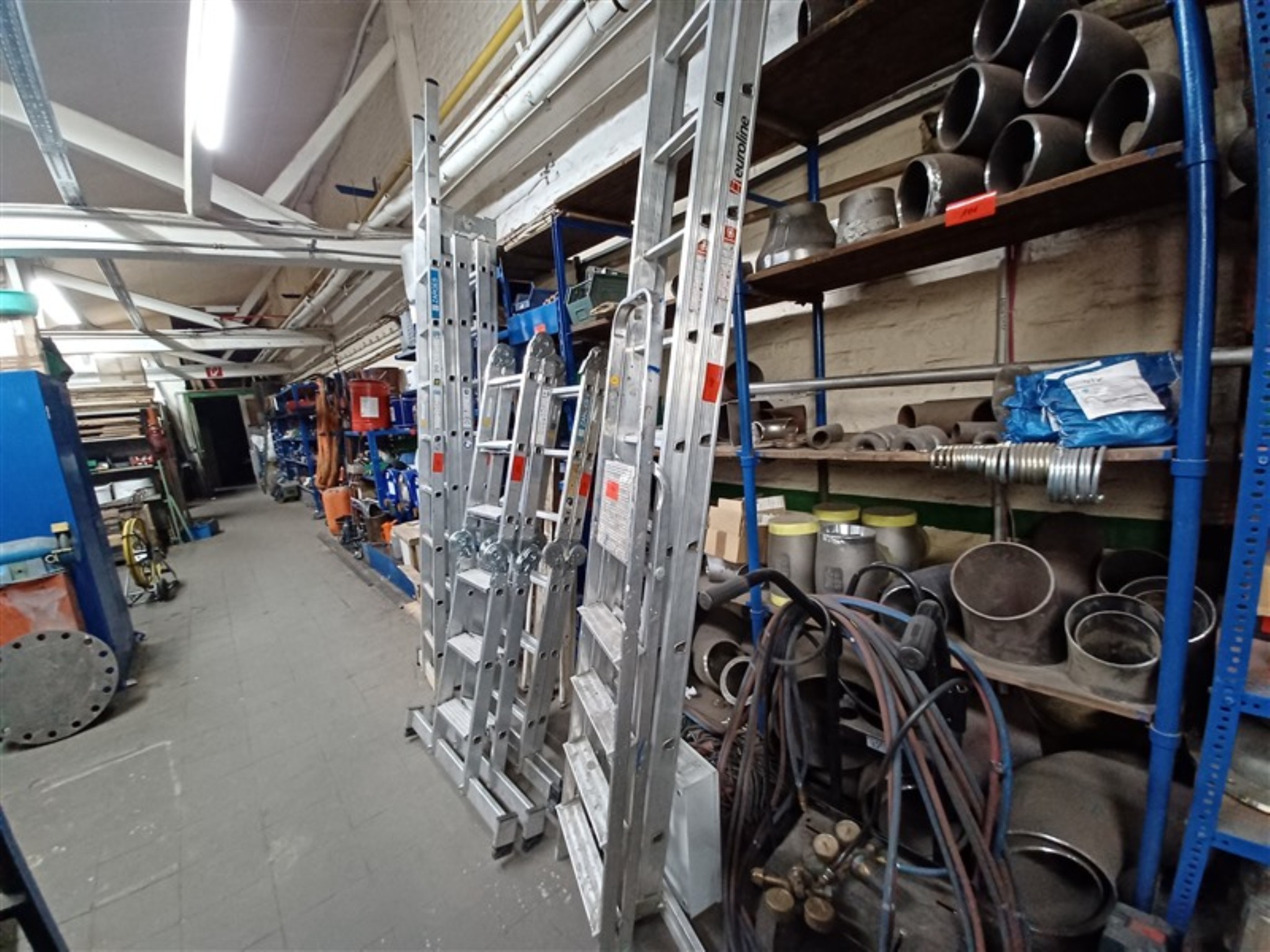 Dobro vzdrževana oprema in stroji iz delavnice nekdanjega podjetja Hülsenbusch Apparatebau-2