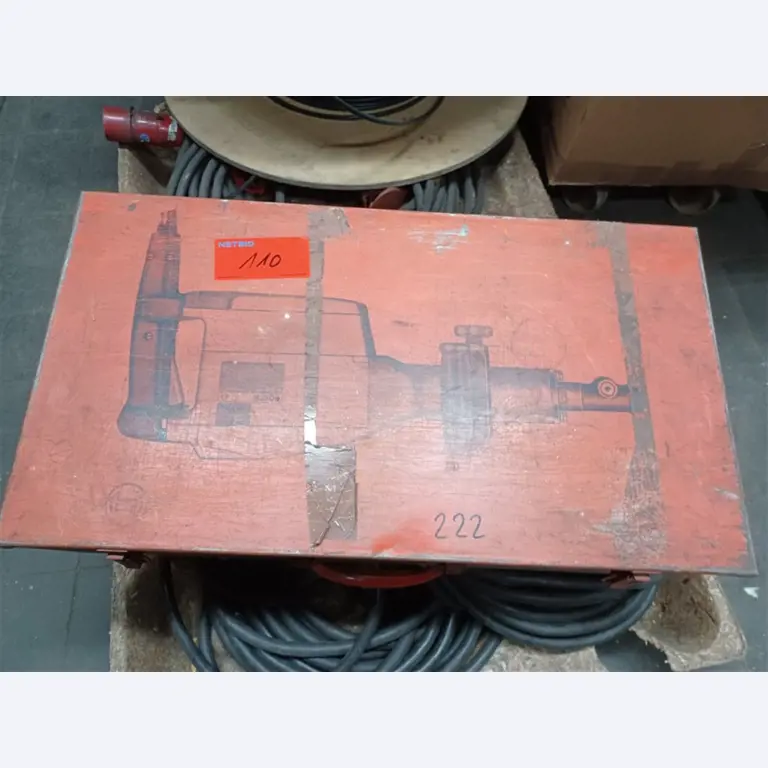 Dobrze utrzymany sprzęt warsztatowy i maszyny dawnej firmy Hülsenbusch Apparatebau-11