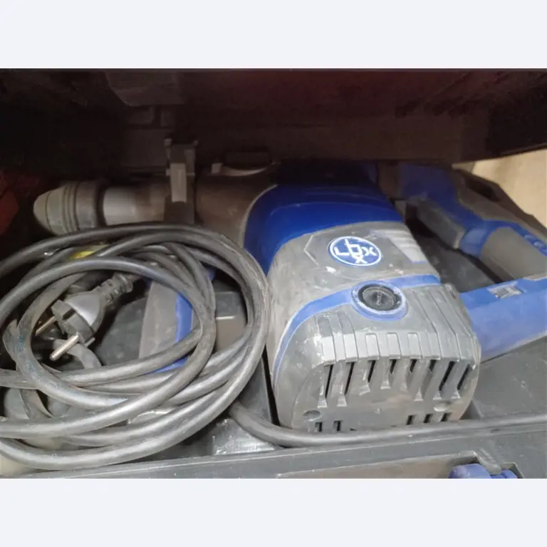 Dobrze utrzymany sprzęt warsztatowy i maszyny dawnej firmy Hülsenbusch Apparatebau-3