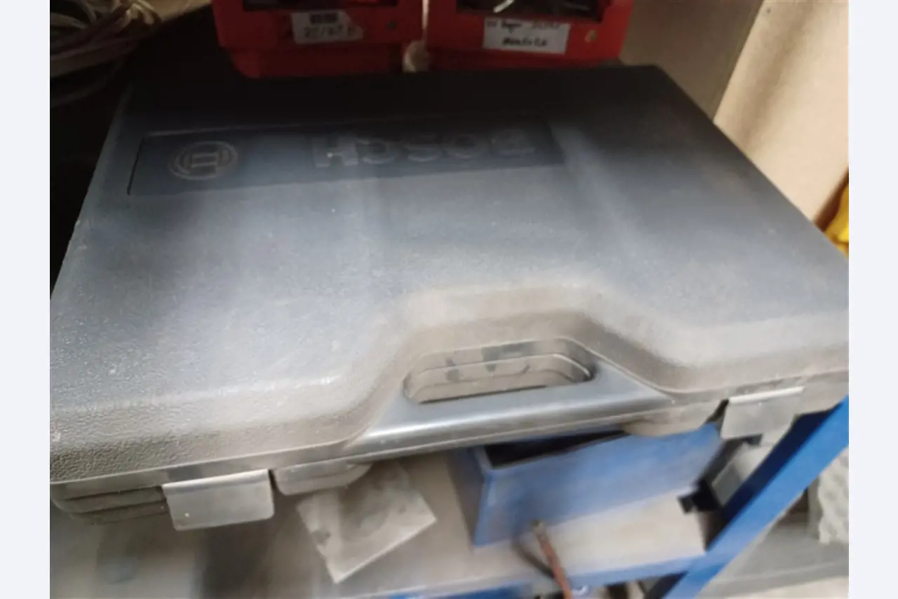 Dobrze utrzymany sprzęt warsztatowy i maszyny dawnej firmy Hülsenbusch Apparatebau-6