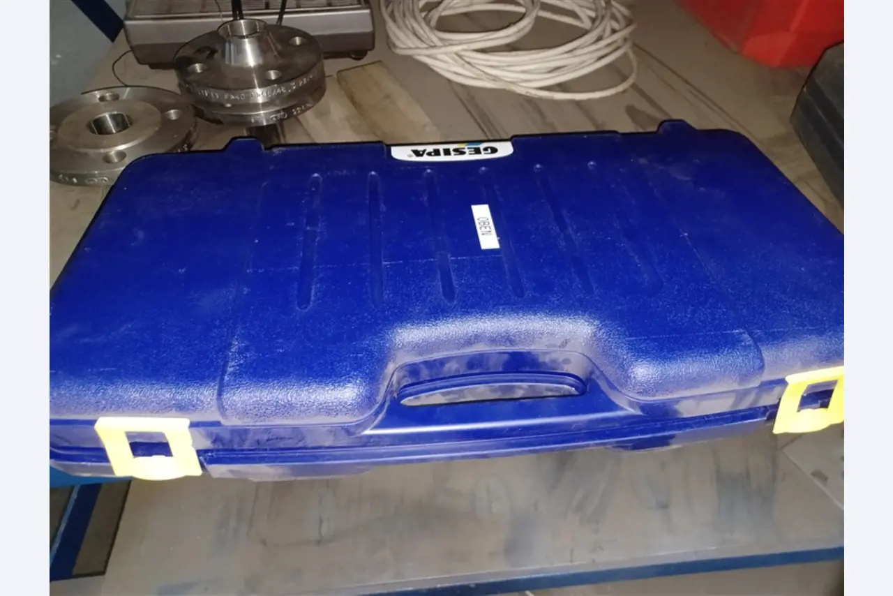 Dobrze utrzymany sprzęt warsztatowy i maszyny dawnej firmy Hülsenbusch Apparatebau-8