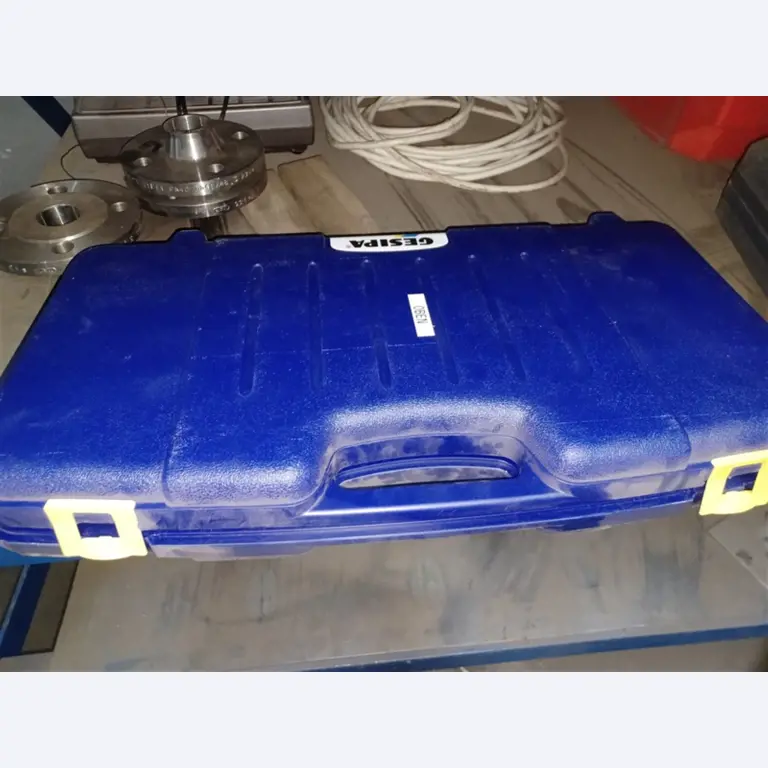 Dobrze utrzymany sprzęt warsztatowy i maszyny dawnej firmy Hülsenbusch Apparatebau-8