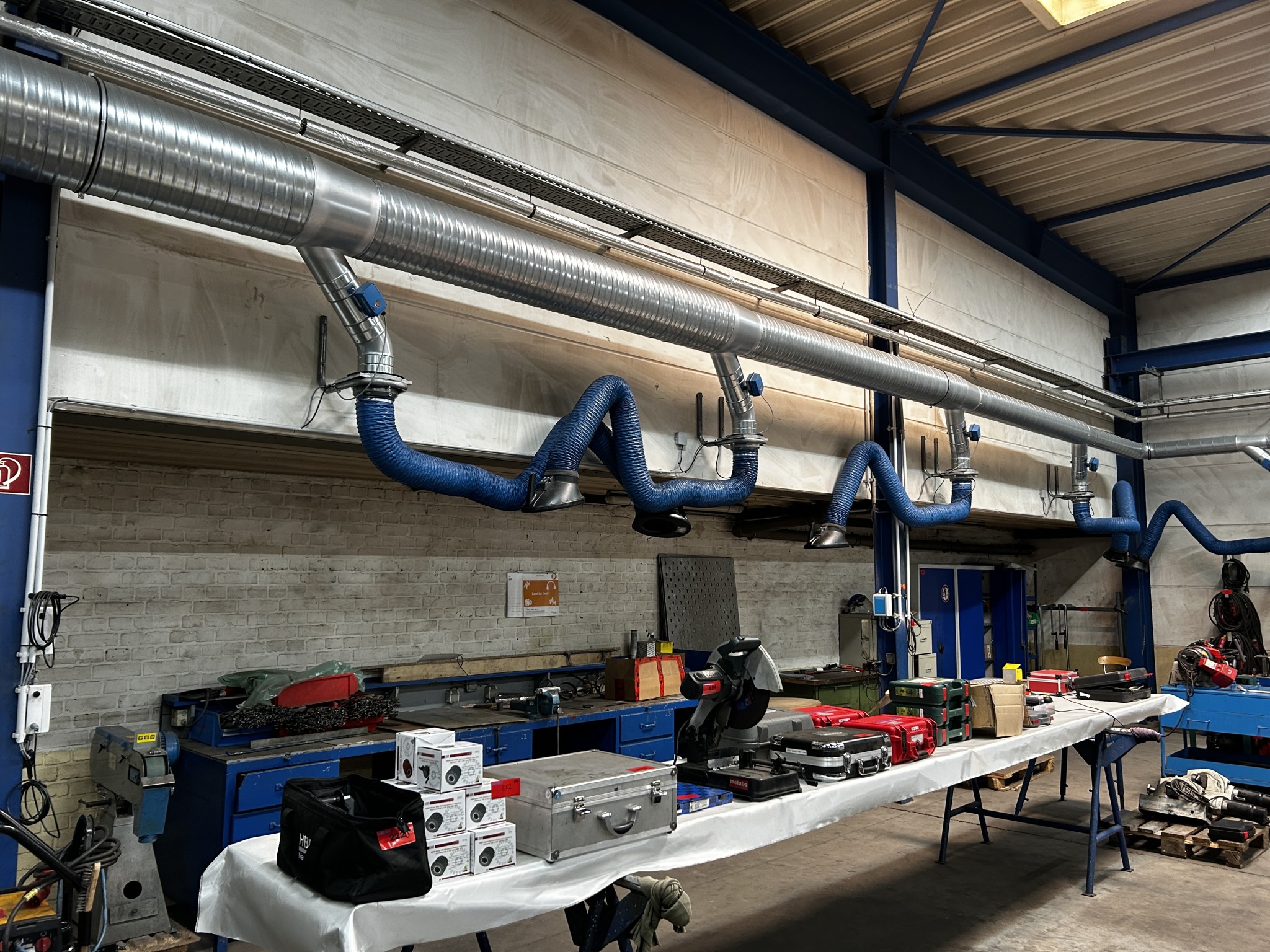 Máquinas e equipamentos de oficina bem conservados da antiga empresa Hülsenbusch Apparatebau-3