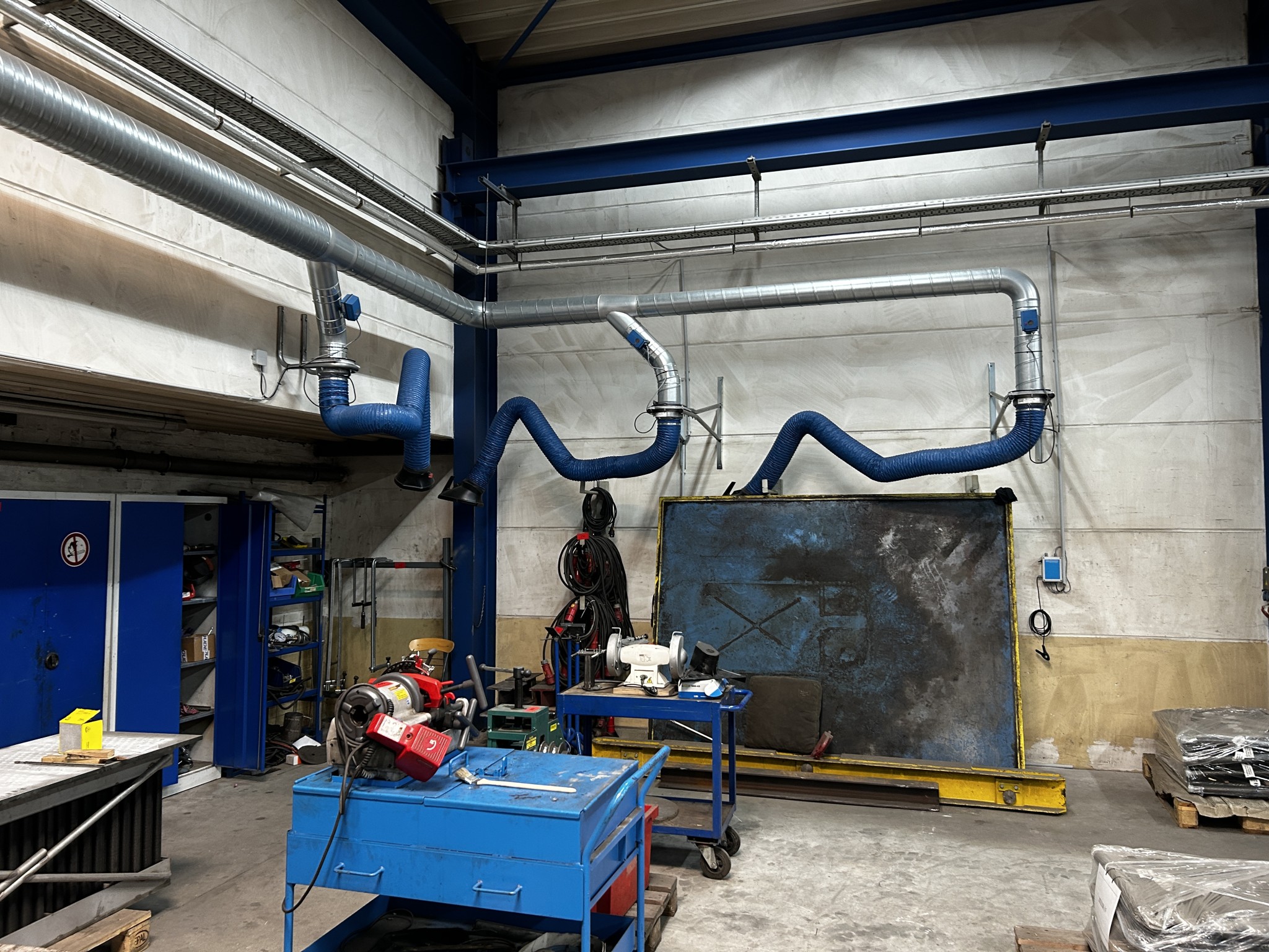 Máquinas e equipamentos de oficina bem conservados da antiga empresa Hülsenbusch Apparatebau-4