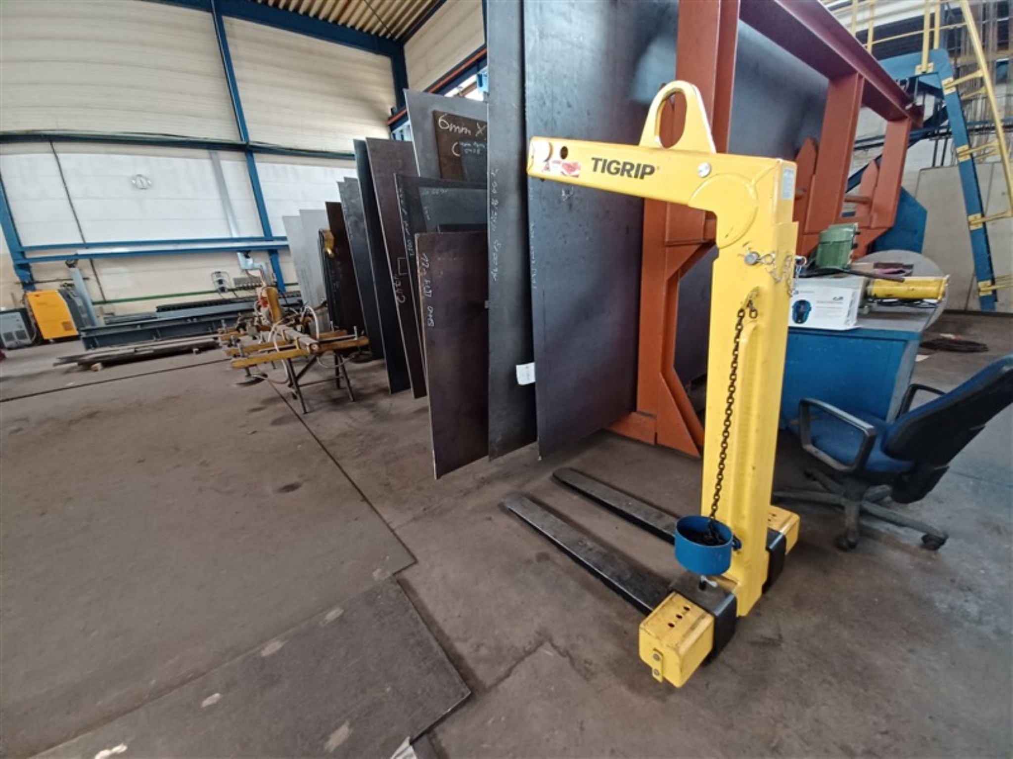 Equipos y máquinas de taller en buen estado de la antigua empresa Hülsenbusch Apparatebau-2