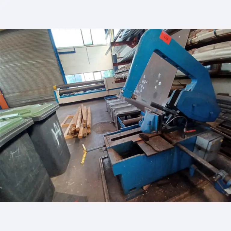 Goed onderhouden werkplaatsapparatuur en machines van het voormalige bedrijf Hülsenbusch Apparatebau-1