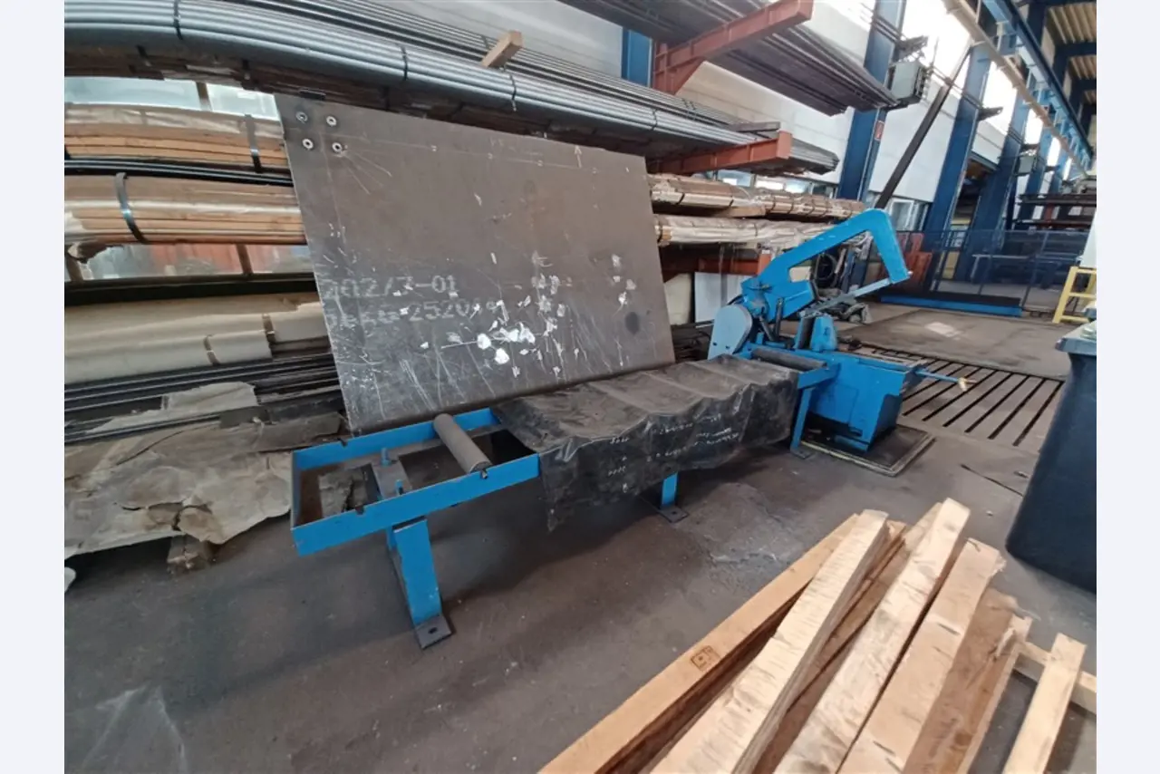 Goed onderhouden werkplaatsapparatuur en machines van het voormalige bedrijf Hülsenbusch Apparatebau-4