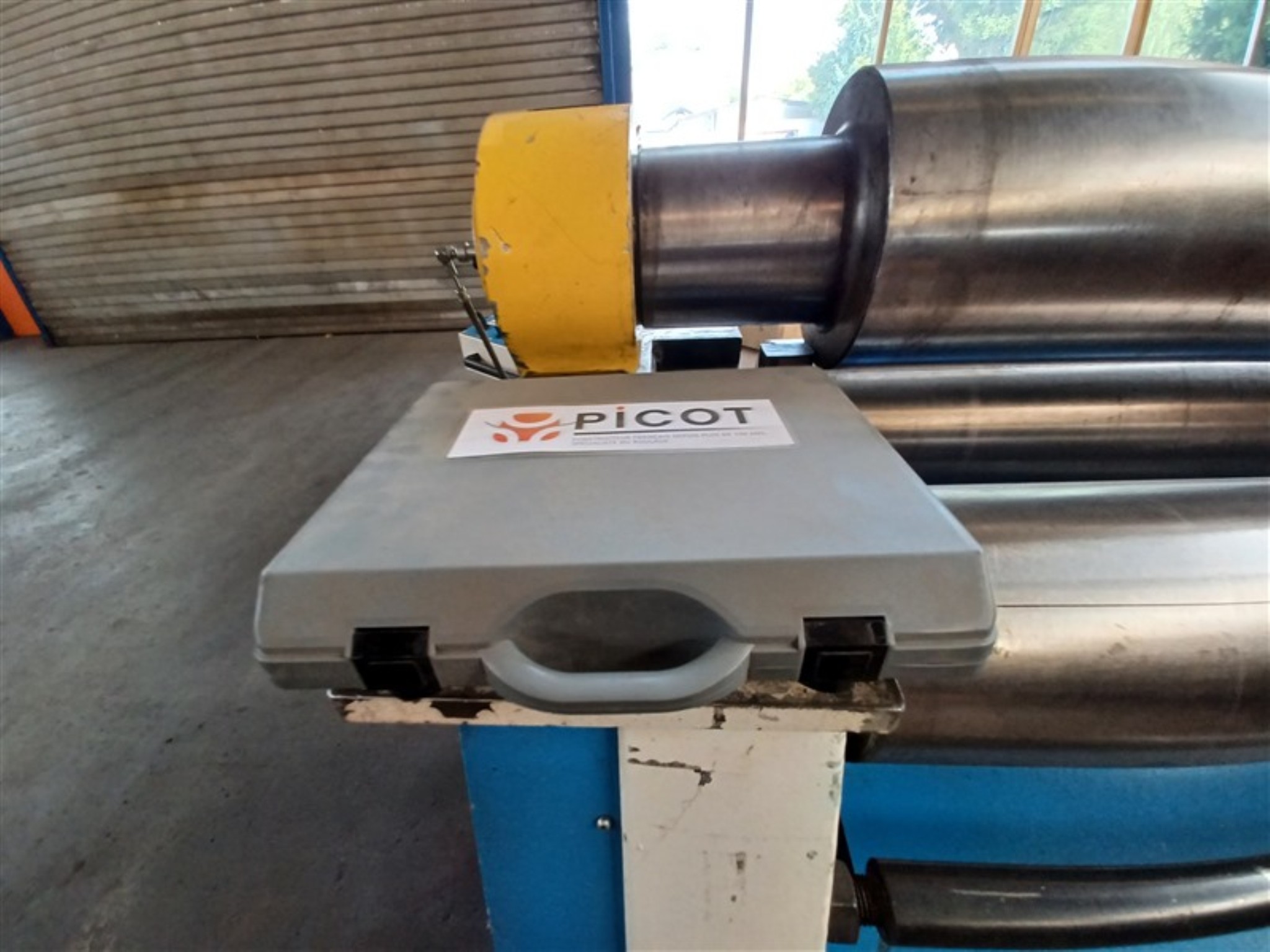 Dobrze utrzymany sprzęt warsztatowy i maszyny dawnej firmy Hülsenbusch Apparatebau-5