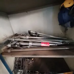 1 Posten Schraubzwingen/ weitere werkstatteinrichtung
