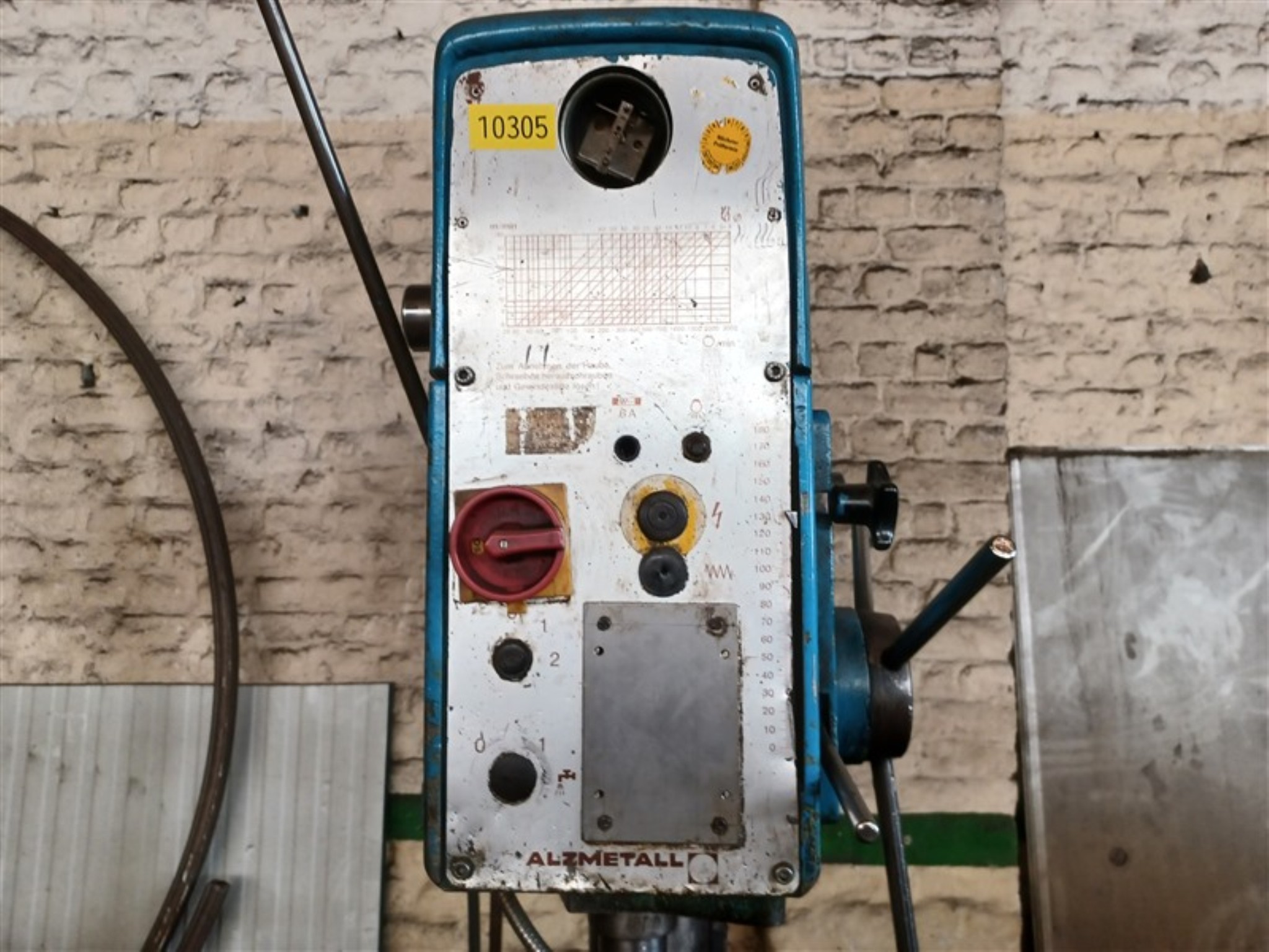 Dobrze utrzymany sprzęt warsztatowy i maszyny dawnej firmy Hülsenbusch Apparatebau-3