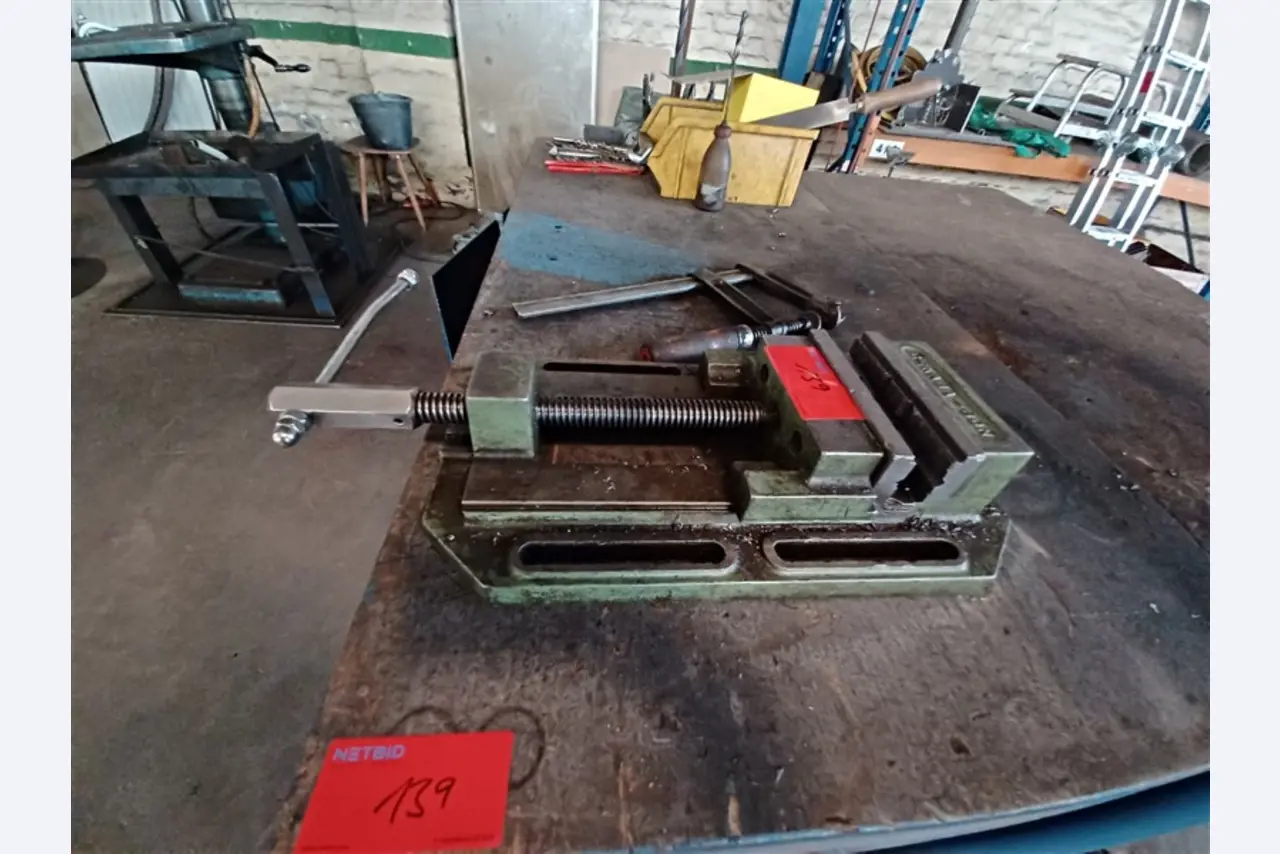 Gepflegte Werkstattausstattung sowie Maschinen der ehem. Firma Hülsenbusch Apparatebau-8