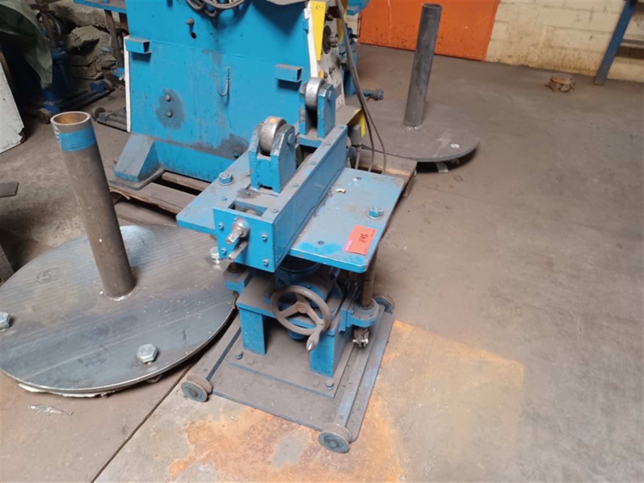 Dobrze utrzymany sprzęt warsztatowy i maszyny dawnej firmy Hülsenbusch Apparatebau-5