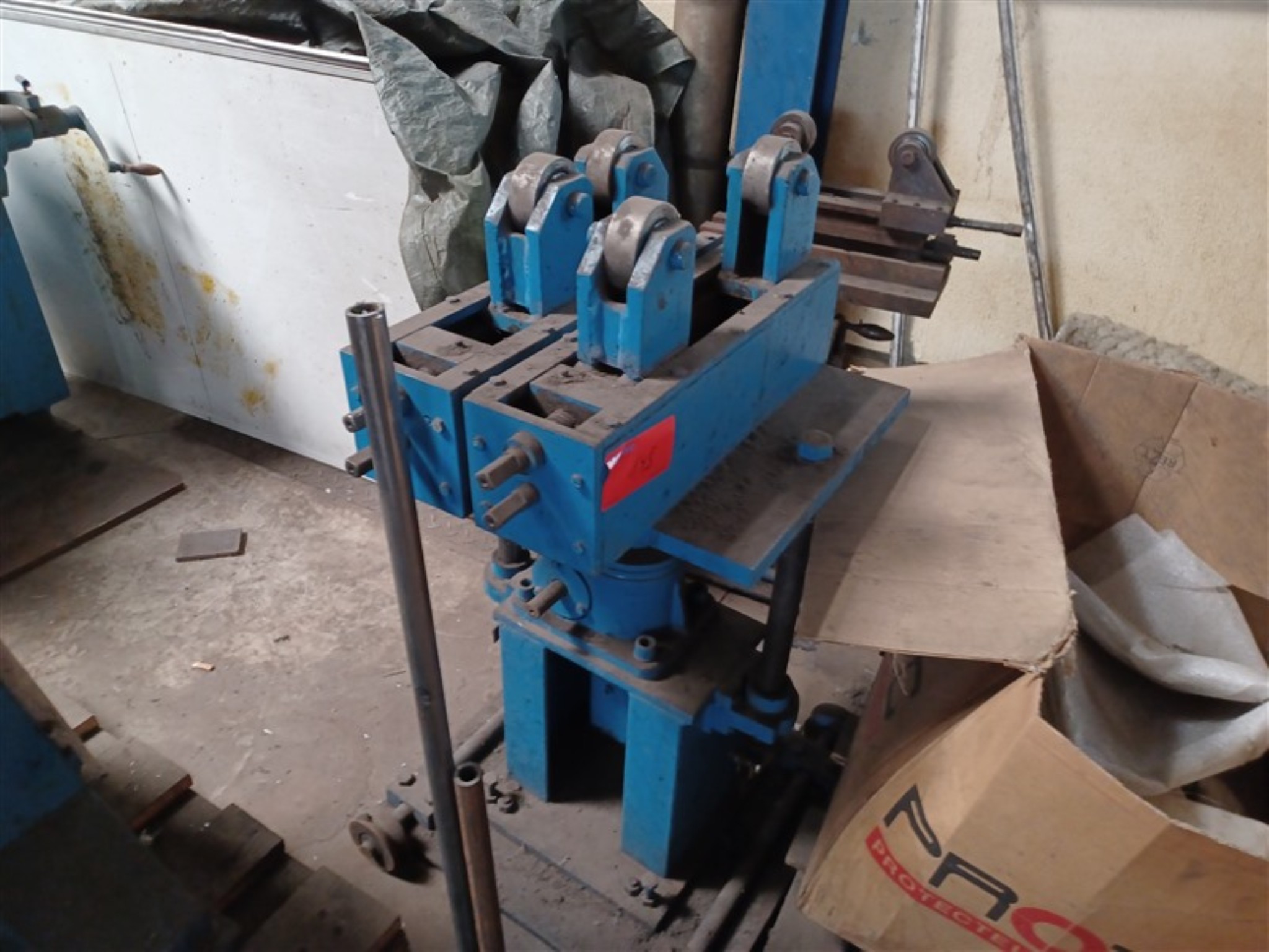 Dobrze utrzymany sprzęt warsztatowy i maszyny dawnej firmy Hülsenbusch Apparatebau-8