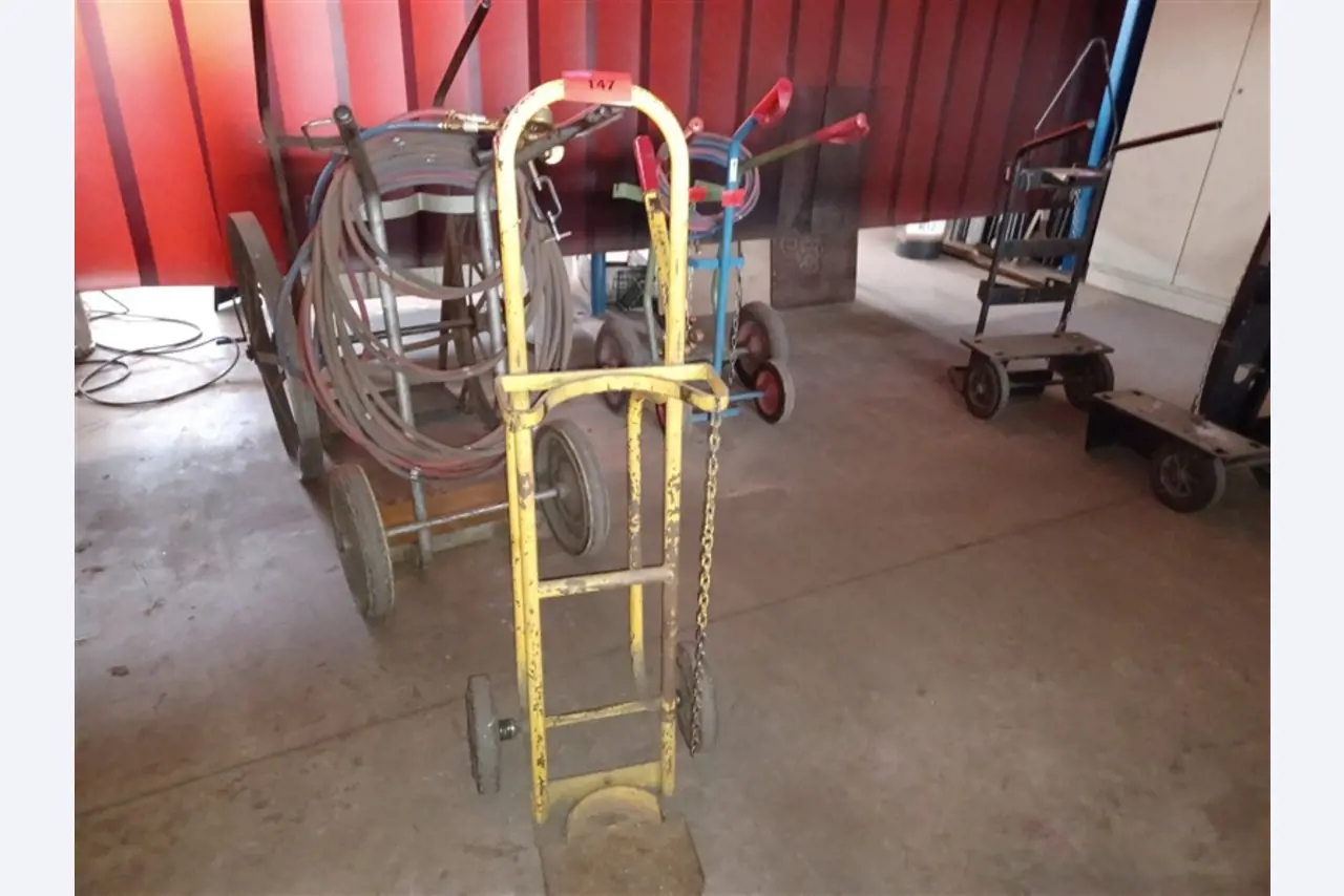 Well-maintained workshop equipment and machines from fmr. Hülsenbusch Apparatebau-2