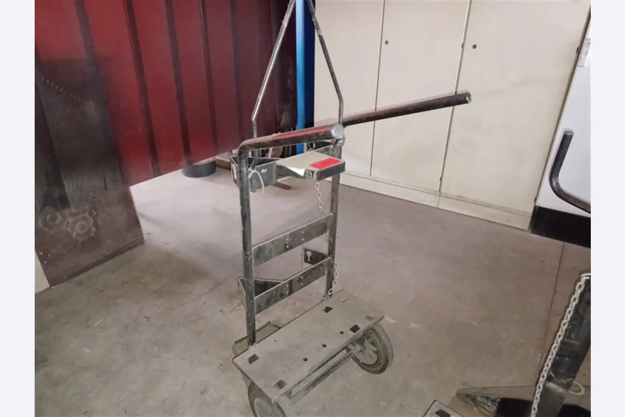 Well-maintained workshop equipment and machines from fmr. Hülsenbusch Apparatebau-4