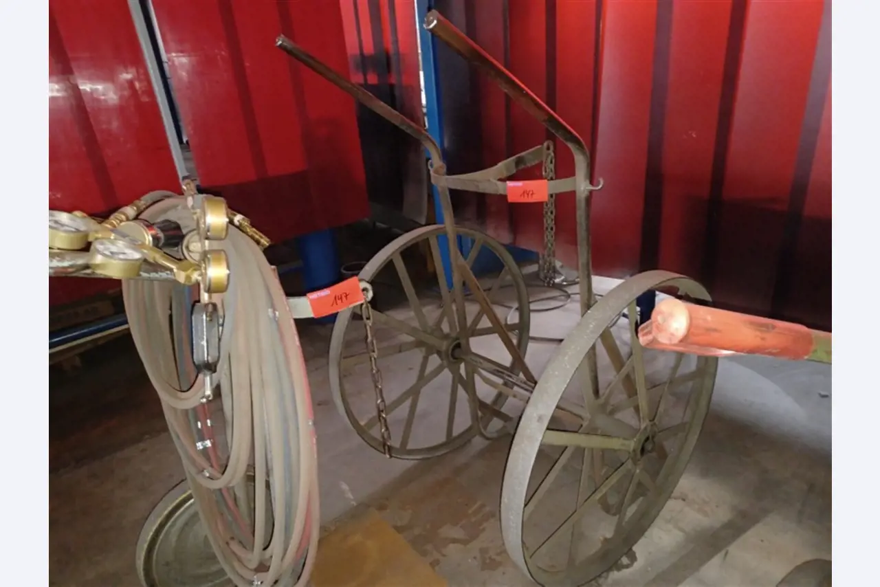 Well-maintained workshop equipment and machines from fmr. Hülsenbusch Apparatebau-6