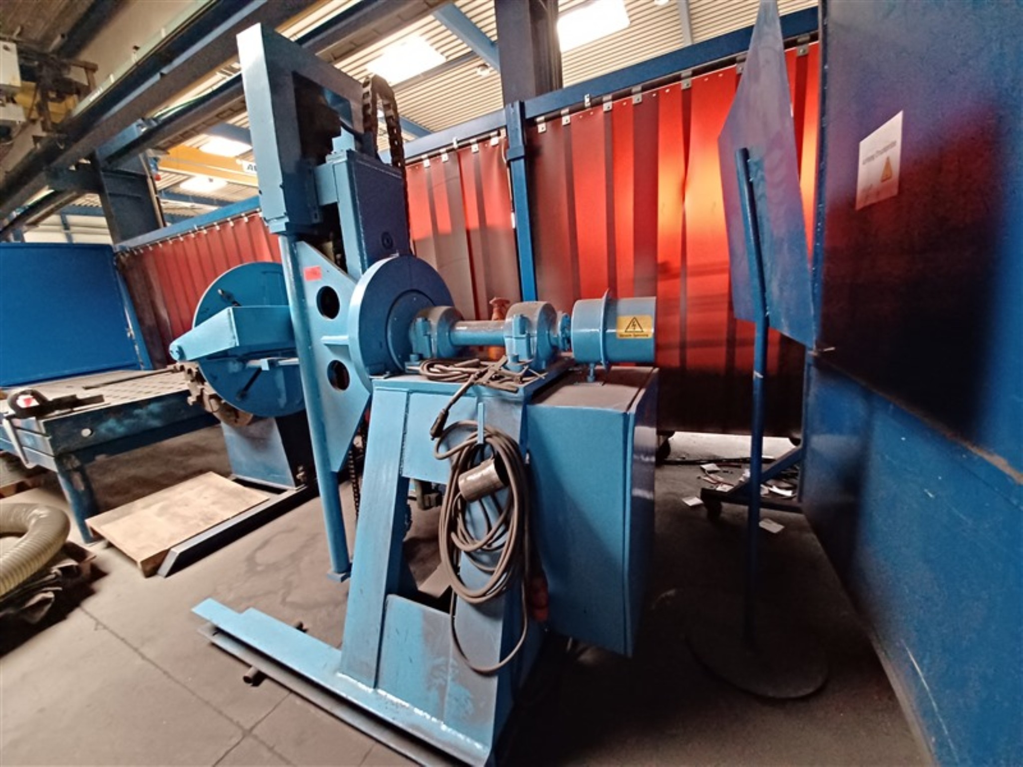 Dobrze utrzymany sprzęt warsztatowy i maszyny dawnej firmy Hülsenbusch Apparatebau-5