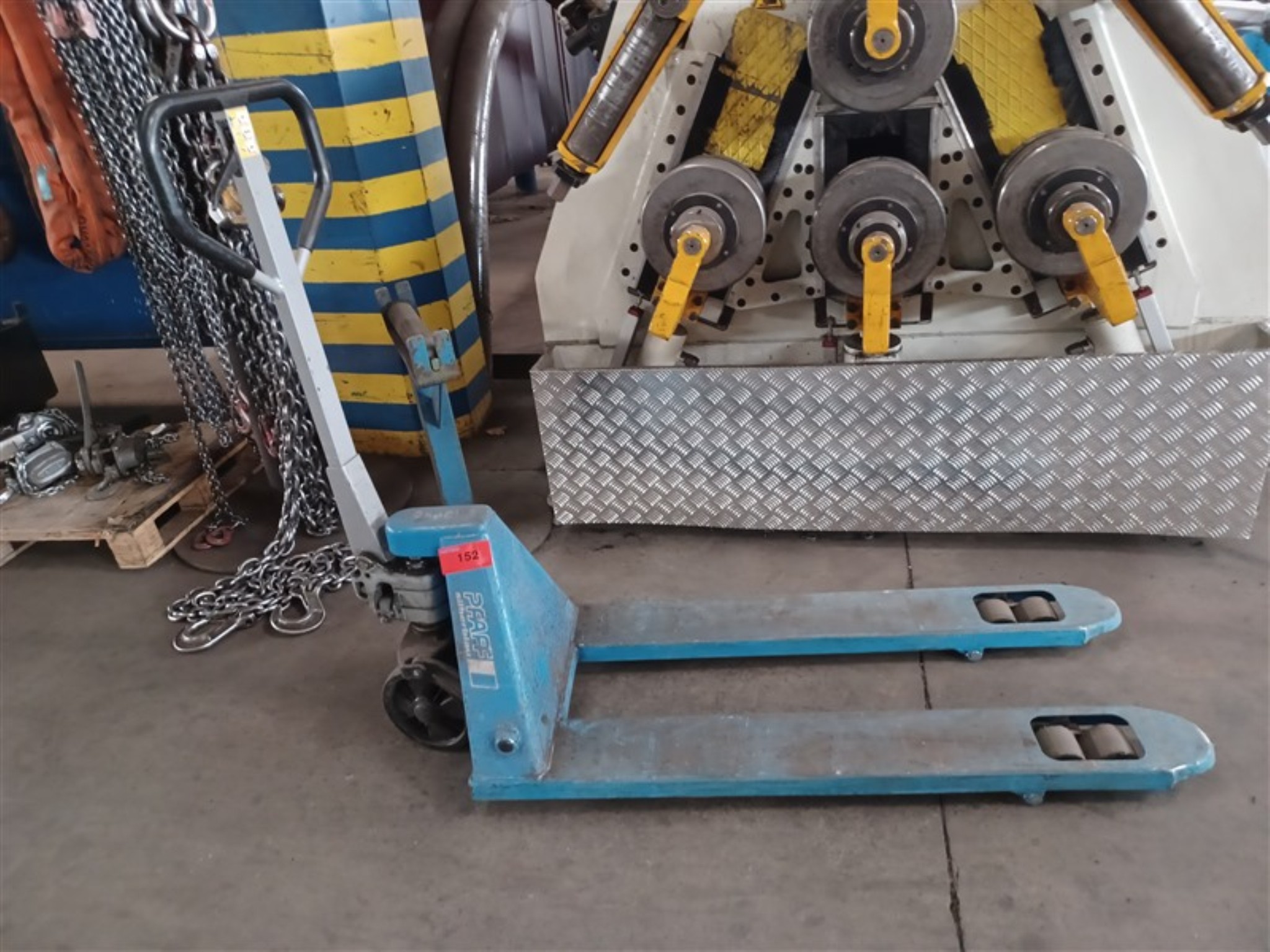 Dobrze utrzymany sprzęt warsztatowy i maszyny dawnej firmy Hülsenbusch Apparatebau-1