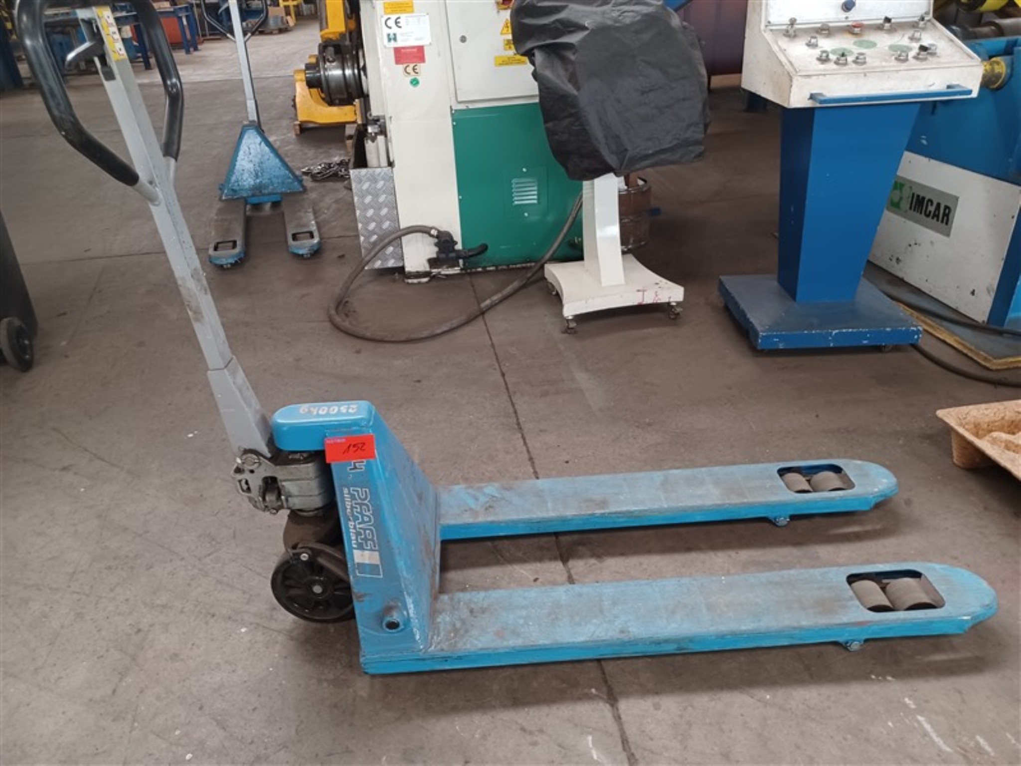 Dobrze utrzymany sprzęt warsztatowy i maszyny dawnej firmy Hülsenbusch Apparatebau-2