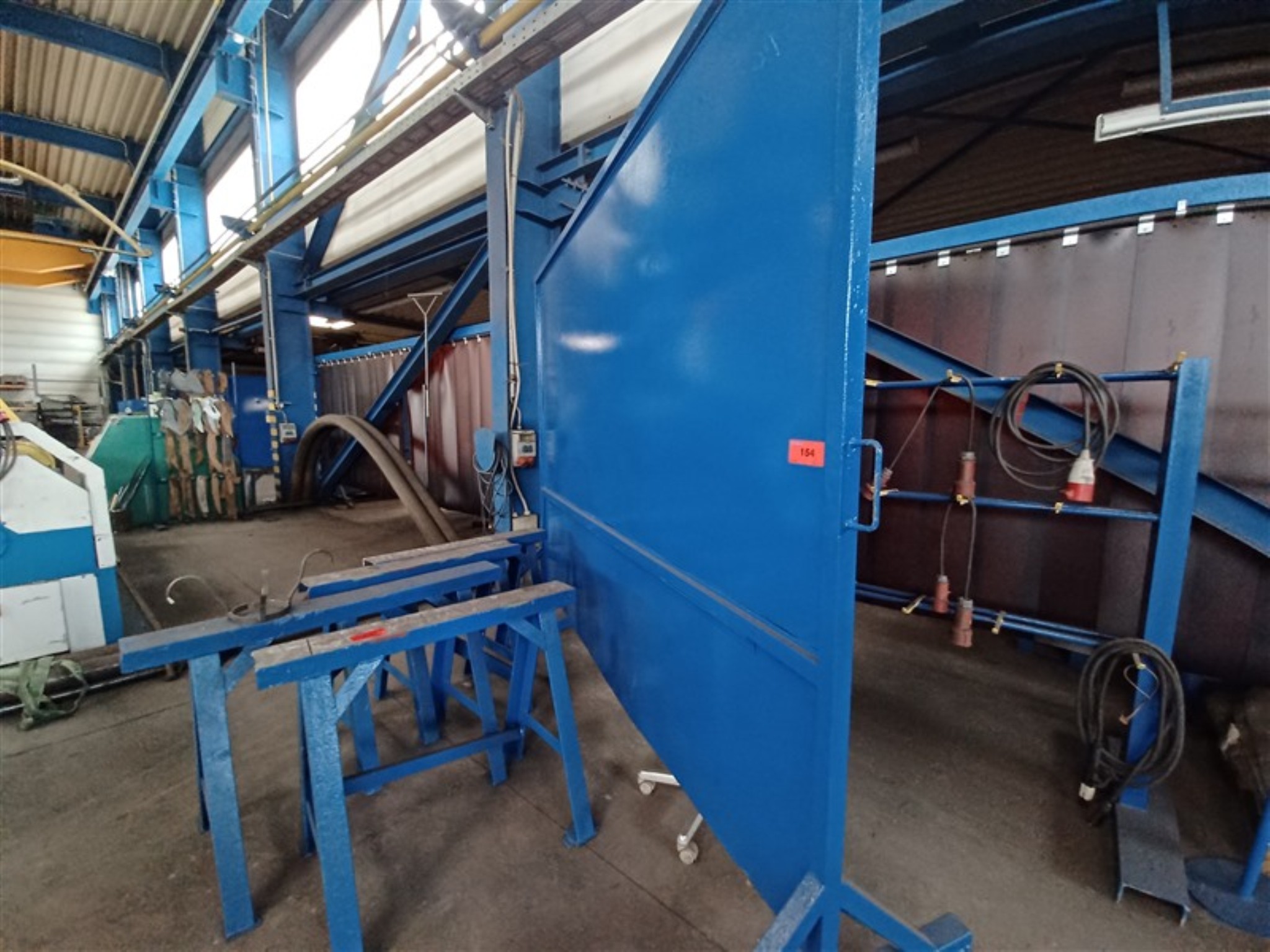 Dobrze utrzymany sprzęt warsztatowy i maszyny dawnej firmy Hülsenbusch Apparatebau-2