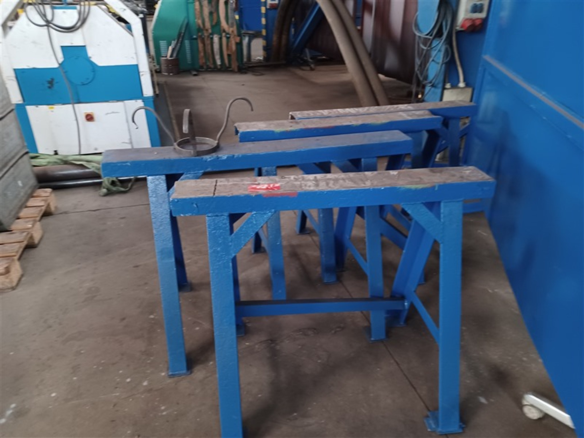 Dobrze utrzymany sprzęt warsztatowy i maszyny dawnej firmy Hülsenbusch Apparatebau-3