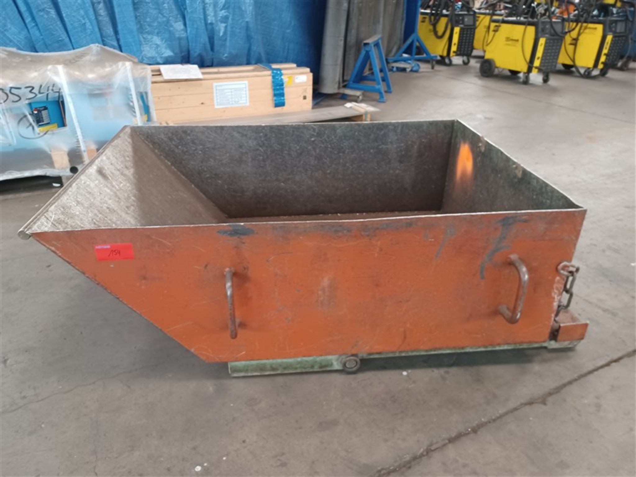 Dobrze utrzymany sprzęt warsztatowy i maszyny dawnej firmy Hülsenbusch Apparatebau-9