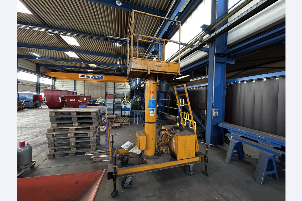 Equipos y máquinas de taller en buen estado de la antigua empresa Hülsenbusch Apparatebau-1