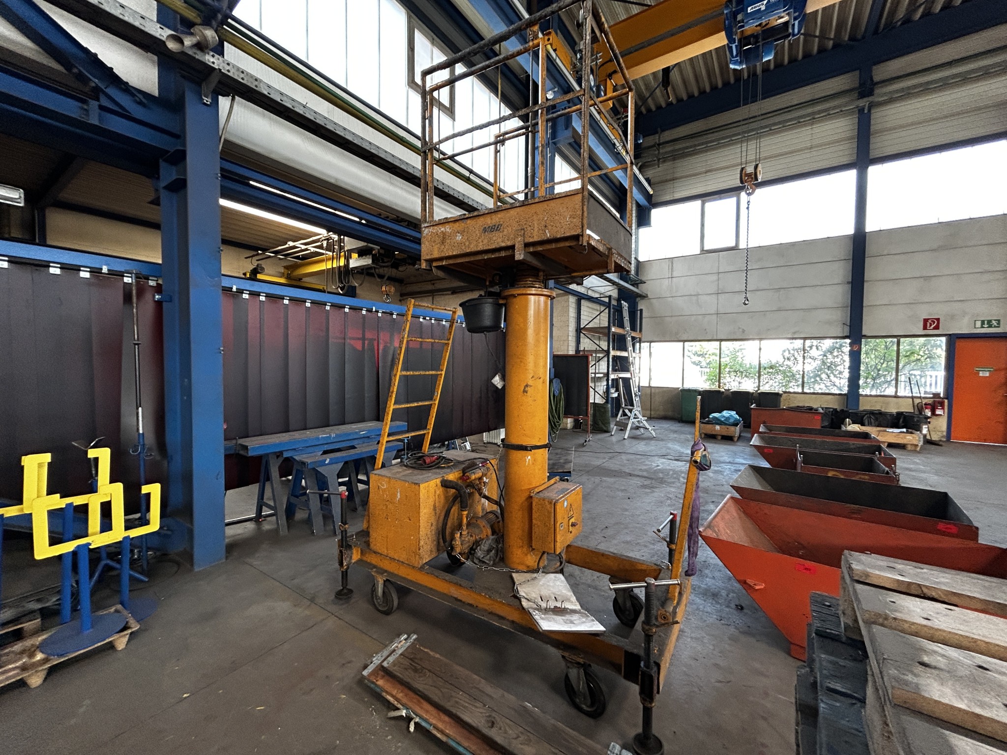 Equipos y máquinas de taller en buen estado de la antigua empresa Hülsenbusch Apparatebau-7