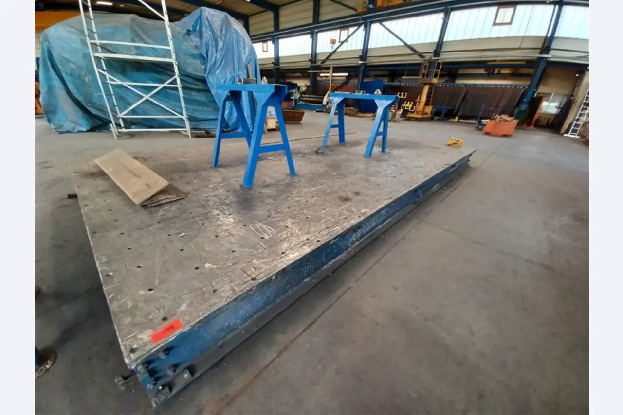 Equipement d'atelier bien entretenu et machines de l'ancienne société Hülsenbusch Apparatebau-1