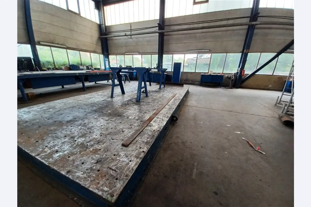 Equipement d'atelier bien entretenu et machines de l'ancienne société Hülsenbusch Apparatebau-2