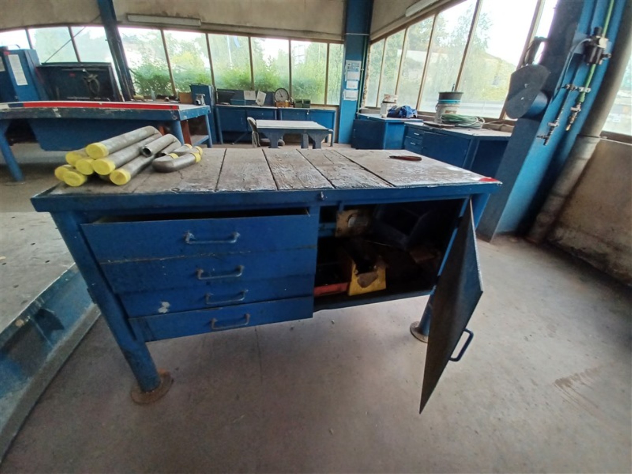 Dobře udržované dílenské vybavení a stroje z bývalé firmy Hülsenbusch Apparatebau.-3