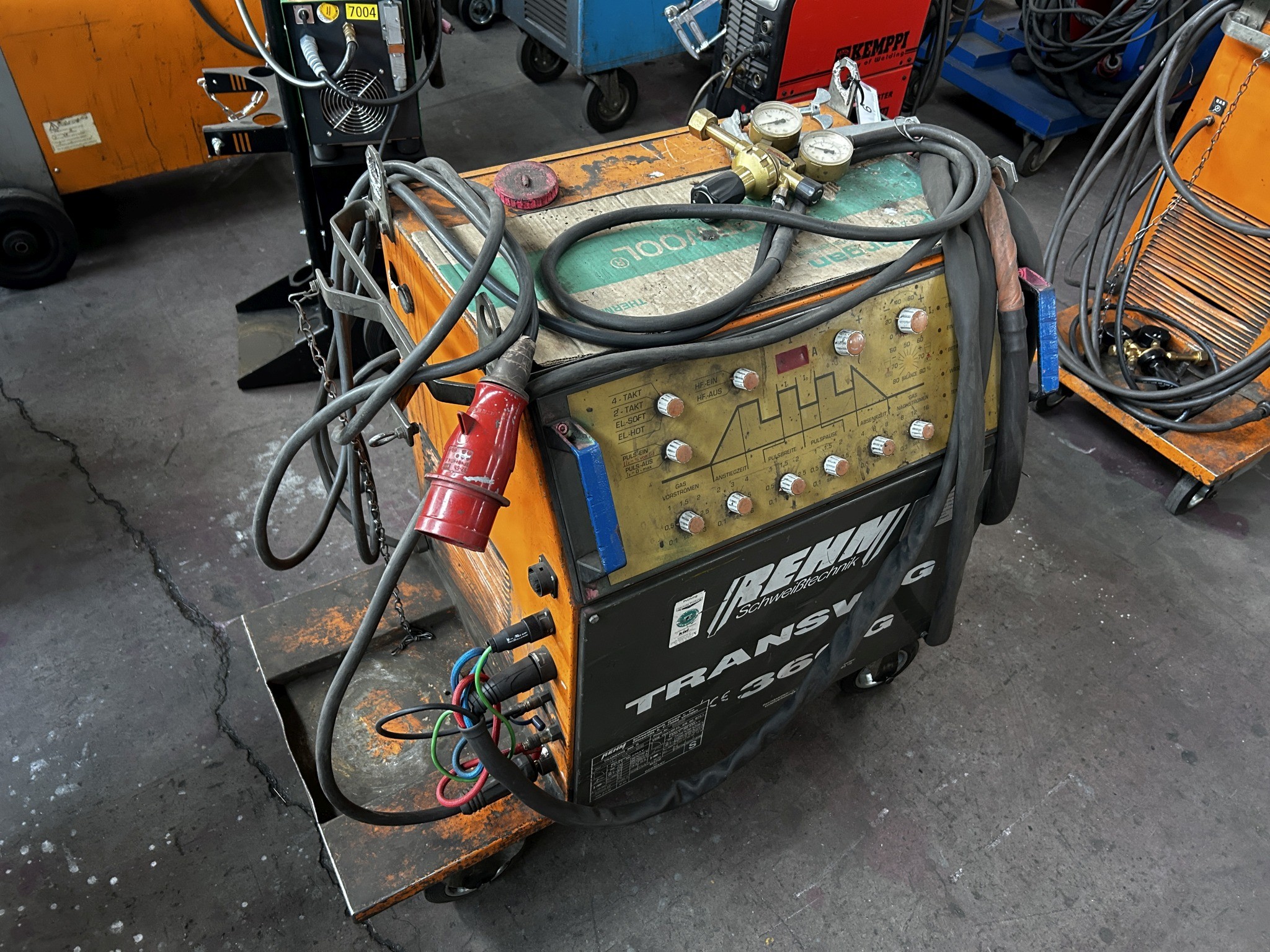 Equipement d'atelier bien entretenu et machines de l'ancienne société Hülsenbusch Apparatebau-2