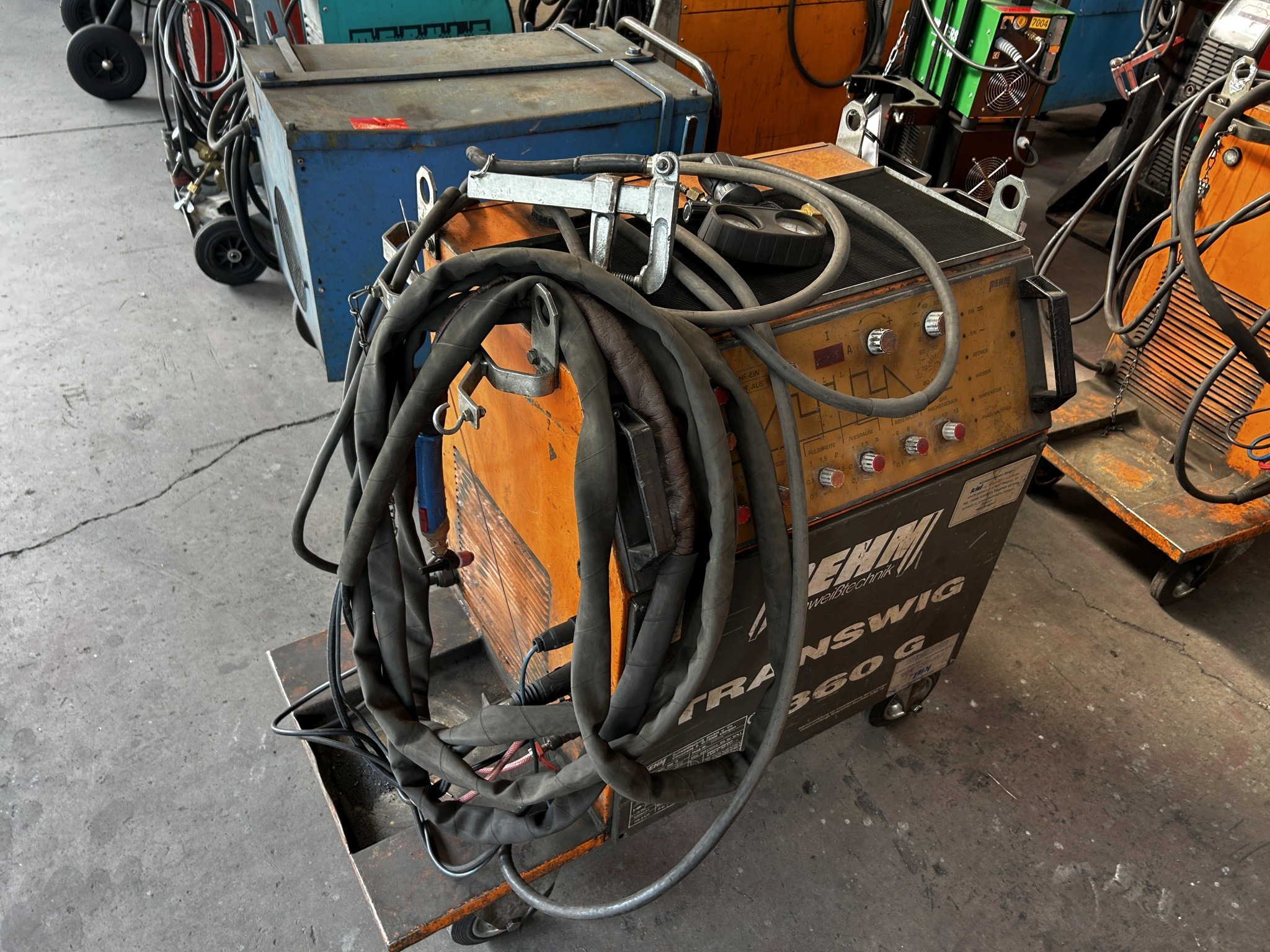 Máquinas e equipamentos de oficina bem conservados da antiga empresa Hülsenbusch Apparatebau-2