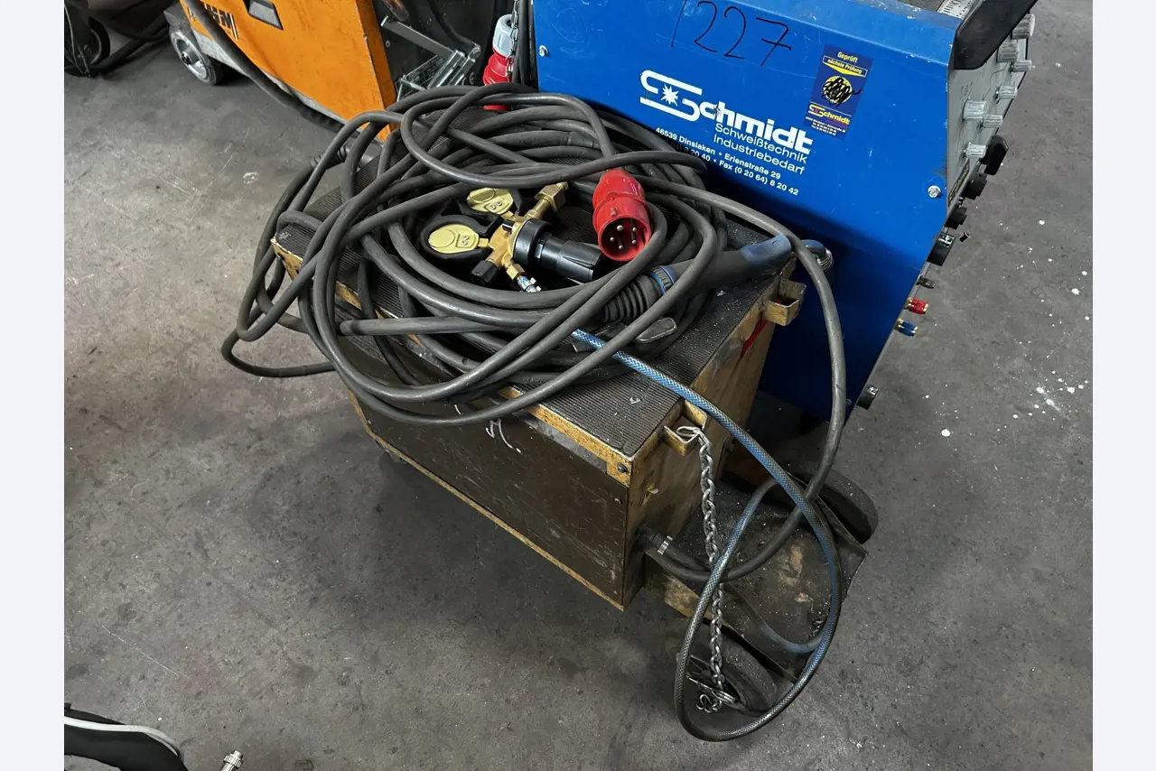 Well-maintained workshop equipment and machines from fmr. Hülsenbusch Apparatebau-3