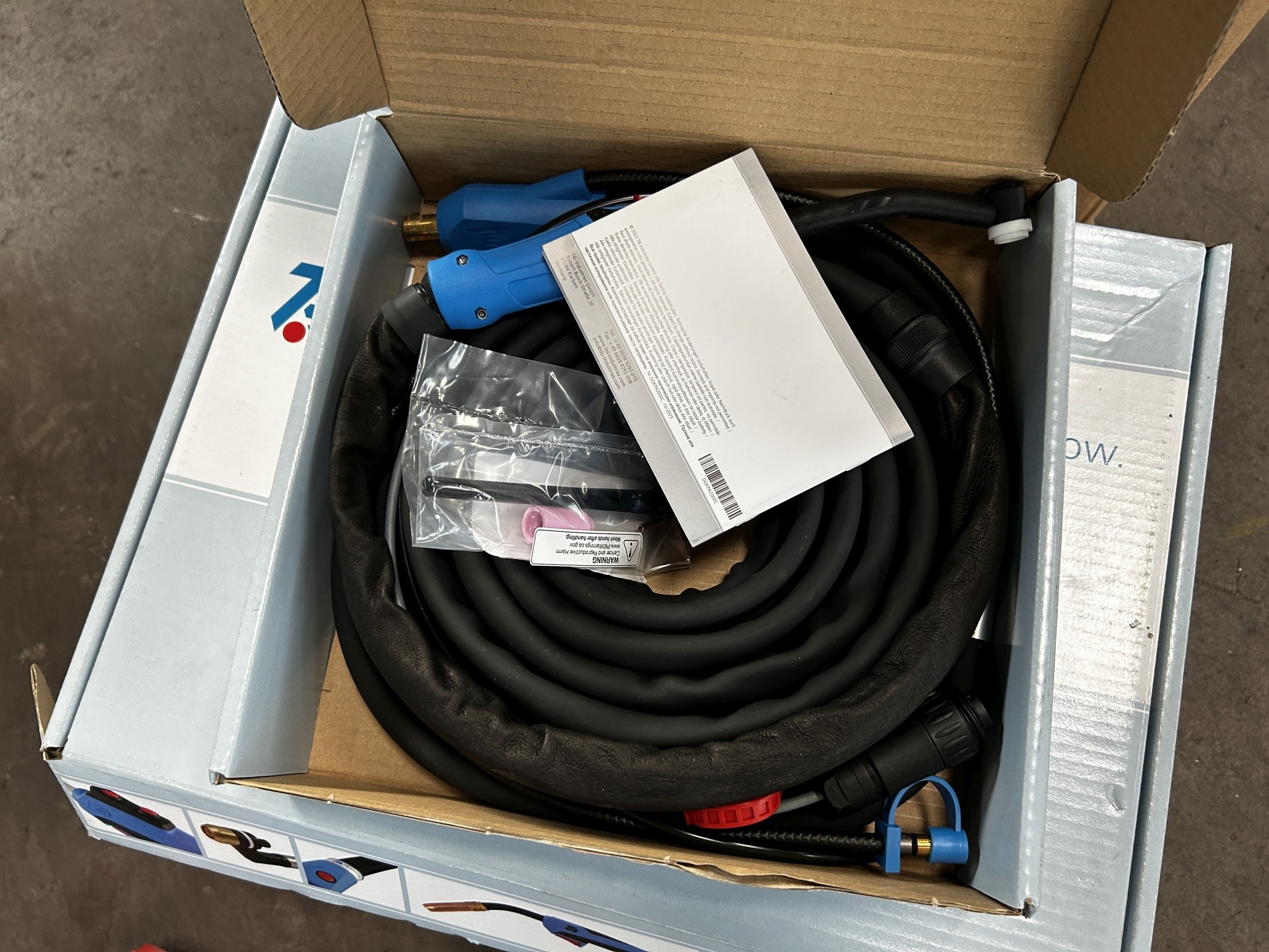 Dobrze utrzymany sprzęt warsztatowy i maszyny dawnej firmy Hülsenbusch Apparatebau-2