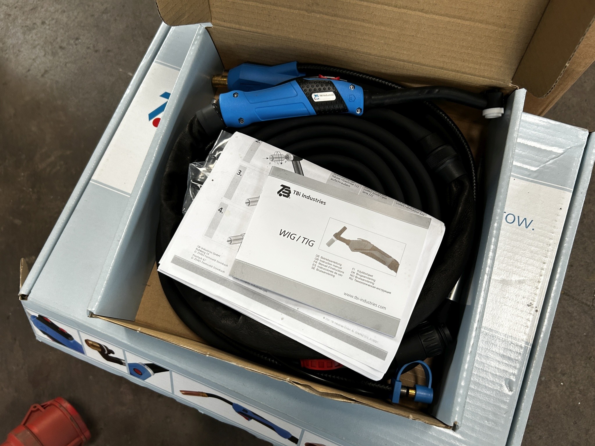 Dobrze utrzymany sprzęt warsztatowy i maszyny dawnej firmy Hülsenbusch Apparatebau-3