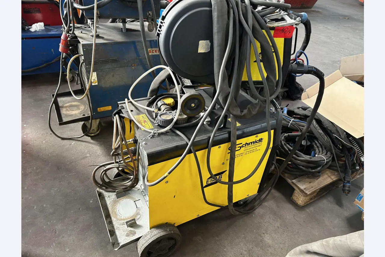 Goed onderhouden werkplaatsapparatuur en machines van het voormalige bedrijf Hülsenbusch Apparatebau-2