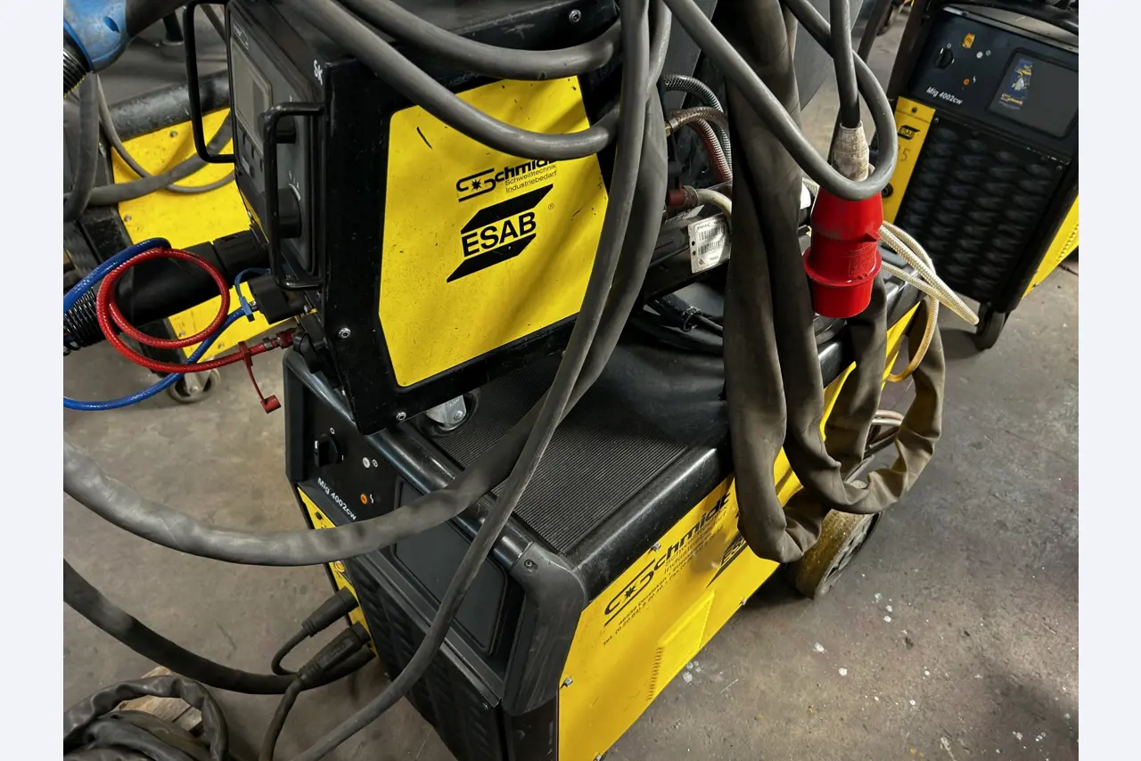 Goed onderhouden werkplaatsapparatuur en machines van het voormalige bedrijf Hülsenbusch Apparatebau-6