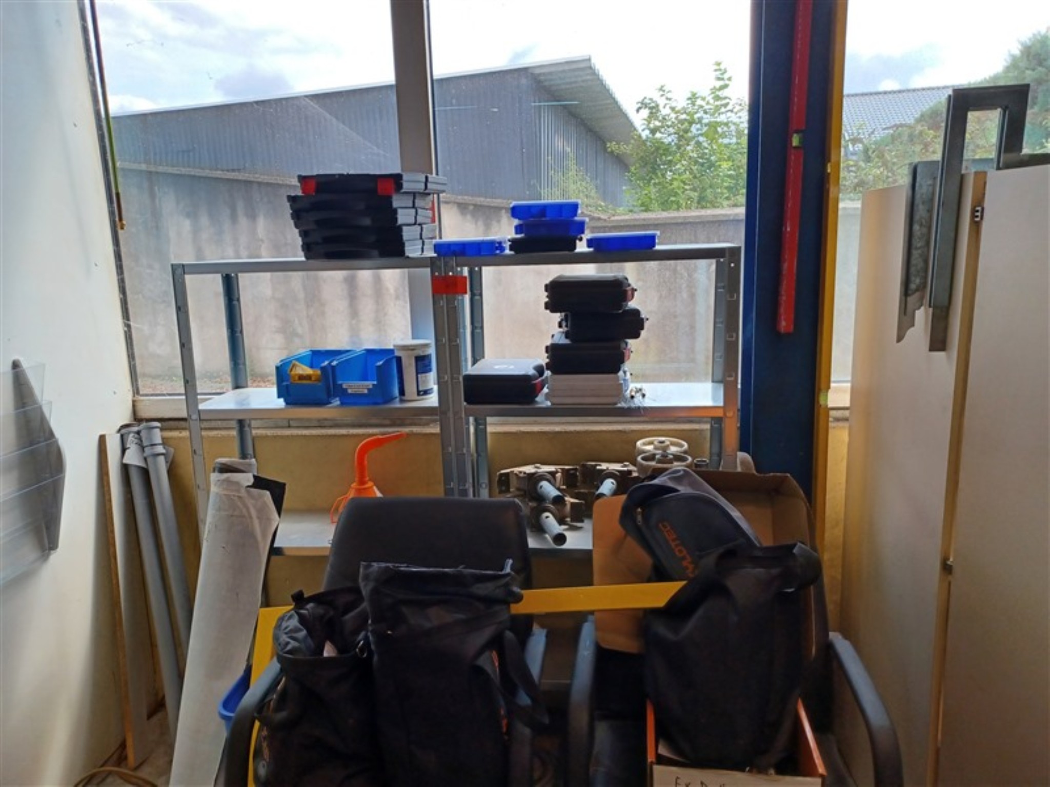 Equipement d'atelier bien entretenu et machines de l'ancienne société Hülsenbusch Apparatebau-5