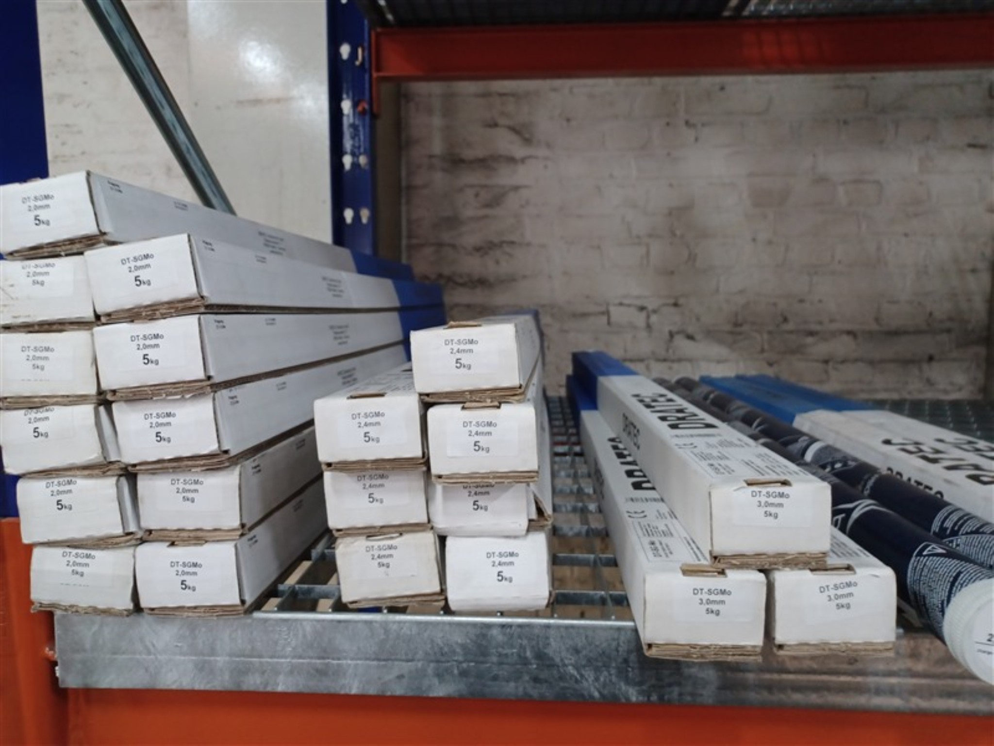 Dobrze utrzymany sprzęt warsztatowy i maszyny dawnej firmy Hülsenbusch Apparatebau-11