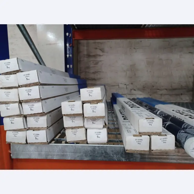 Dobrze utrzymany sprzęt warsztatowy i maszyny dawnej firmy Hülsenbusch Apparatebau-11