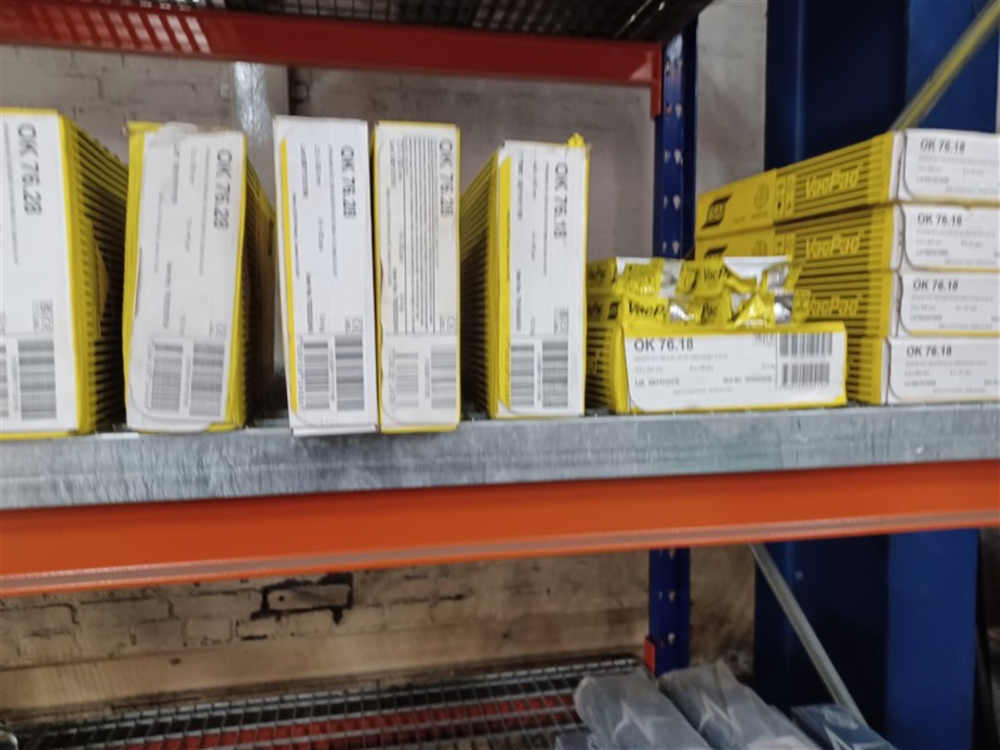 Dobrze utrzymany sprzęt warsztatowy i maszyny dawnej firmy Hülsenbusch Apparatebau-12