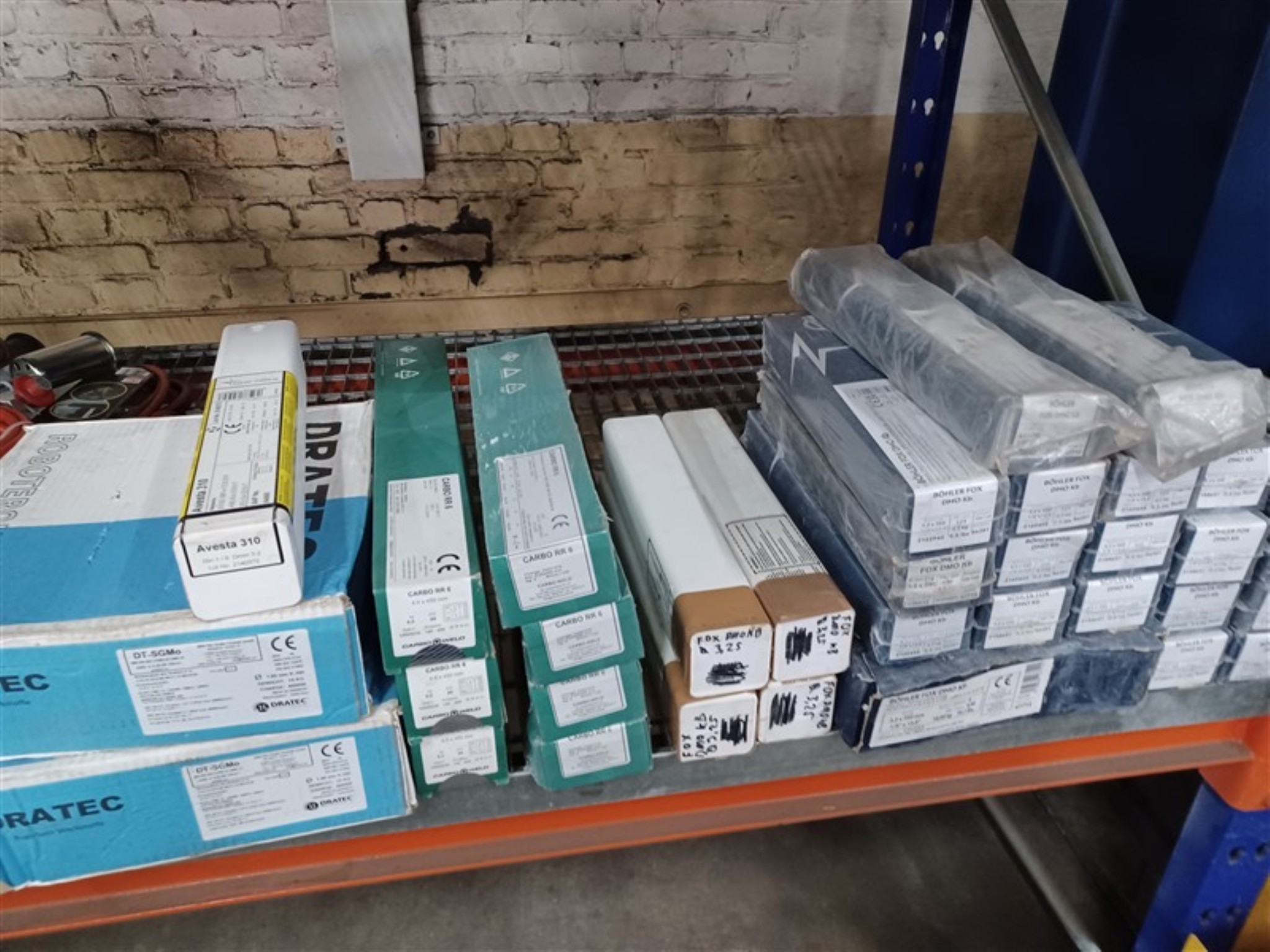 Dobrze utrzymany sprzęt warsztatowy i maszyny dawnej firmy Hülsenbusch Apparatebau-13