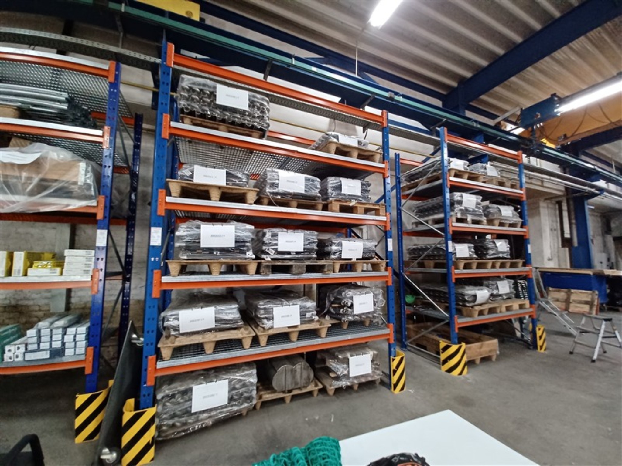 Dobrze utrzymany sprzęt warsztatowy i maszyny dawnej firmy Hülsenbusch Apparatebau-3