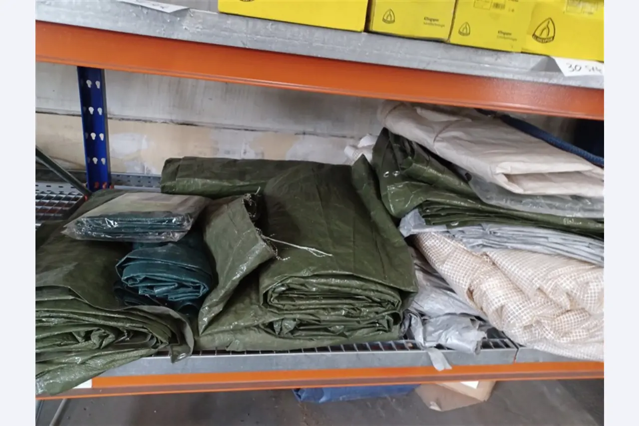 Dobrze utrzymany sprzęt warsztatowy i maszyny dawnej firmy Hülsenbusch Apparatebau-6