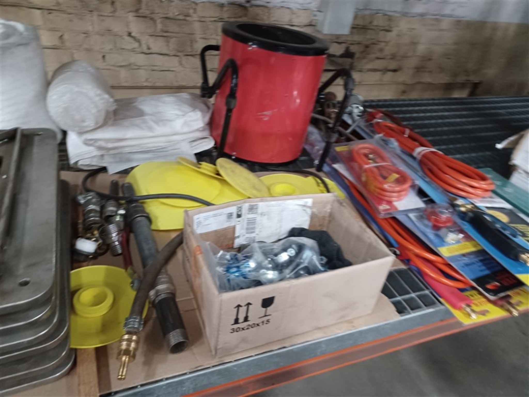 Dobrze utrzymany sprzęt warsztatowy i maszyny dawnej firmy Hülsenbusch Apparatebau-9